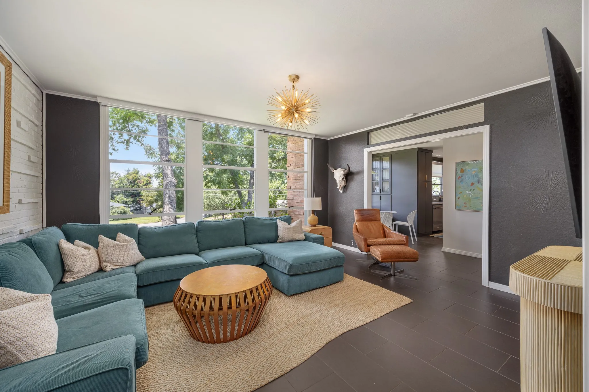 Single Family Residence For Sale in Smith County , 2806 S Keaton Avenue, Tyler, Texas 75701, 5 Bedrooms, 5 Bathrooms, Garage spaces, 4,500 Sqft, built in 1949, Price $1,198,000, mls#21344277, Real Estate Agent in Tyler, Homes For Sale in Smith county, Homes For Sale in Tyler, Realtor in Tyler Texas, Real Estate Brokerage Independent Realty Texas, Luminita Cordes Realtor