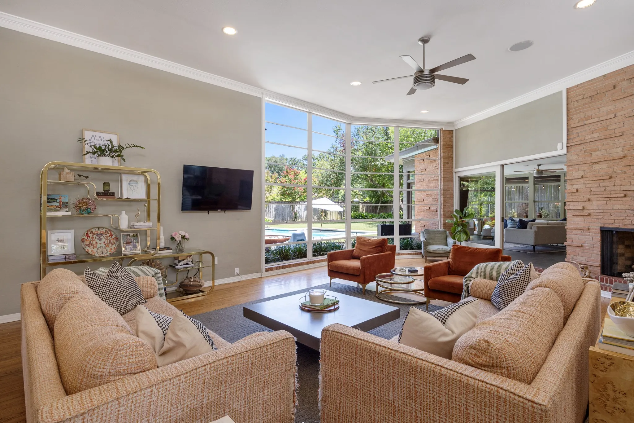 Single Family Residence For Sale in Smith County , 2806 S Keaton Avenue, Tyler, Texas 75701, 5 Bedrooms, 5 Bathrooms, Garage spaces, 4,500 Sqft, built in 1949, Price $1,198,000, mls#21344277, Real Estate Agent in Tyler, Homes For Sale in Smith county, Homes For Sale in Tyler, Realtor in Tyler Texas, Real Estate Brokerage Independent Realty Texas, Luminita Cordes Realtor