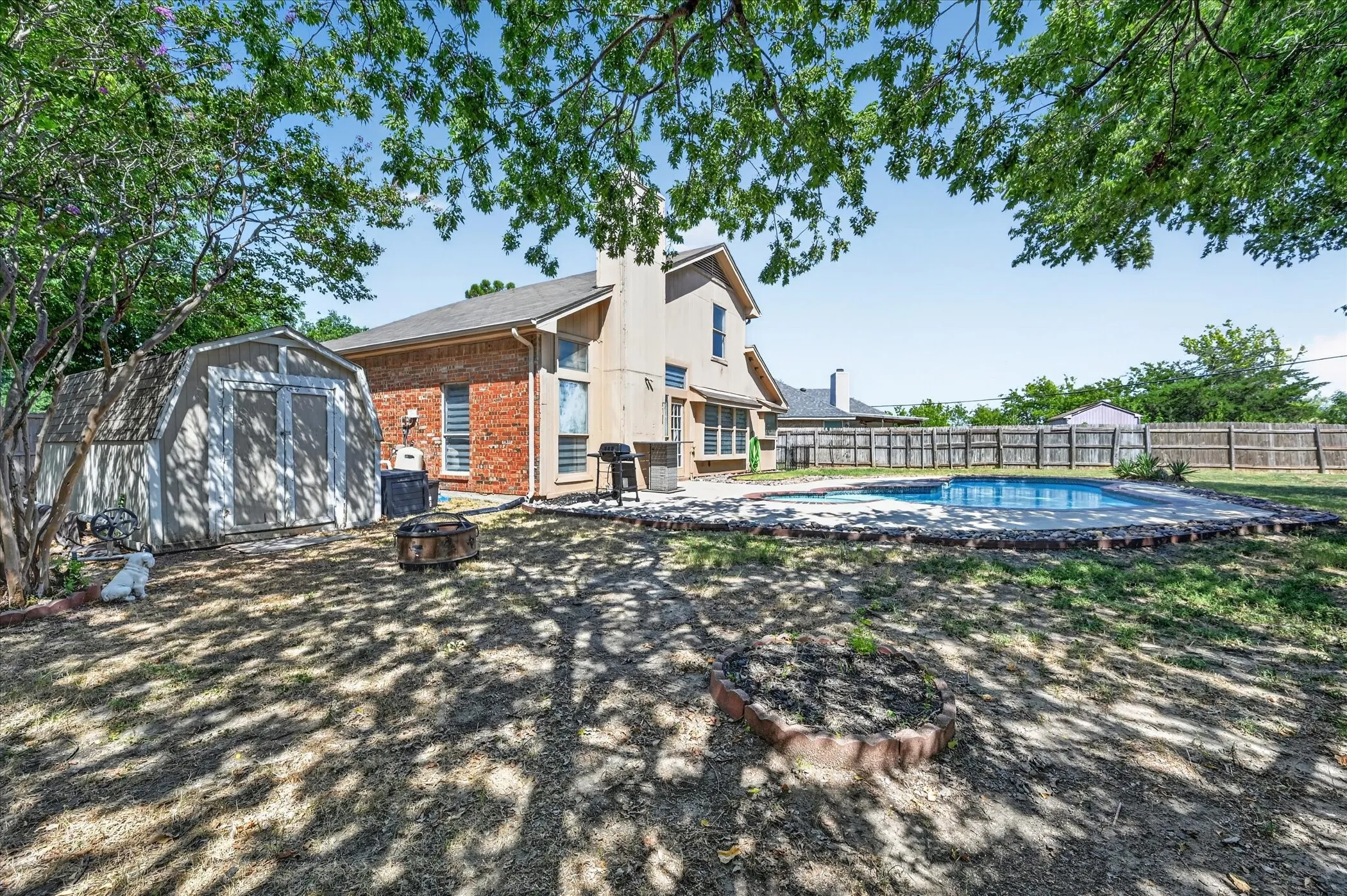 Single Family Residence For Sale in Tarrant County , 1912 Stallion Court, Keller, Texas 76248, 3 Bedroom, 3 Bathroom, 2 Garage spaces, 1,629 Sqft, built in 1995, mls#21344280, Real Estate Agent in Keller, Homes For Sale in Tarrant county, Homes For Sale in Keller, Realtor in Keller Texas, Real Estate Brokerage Independent Realty Texas, Luminita Cordes Realtor