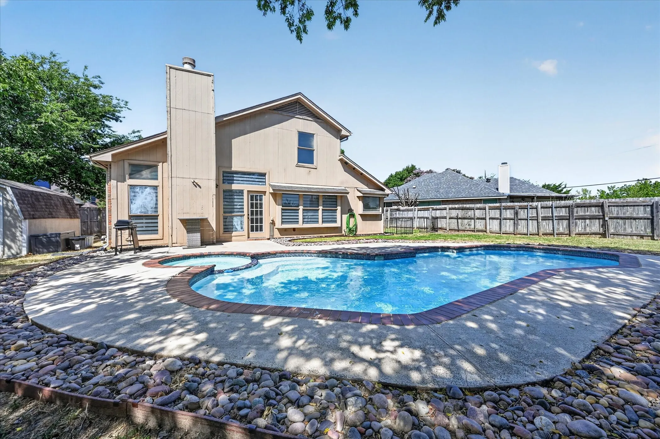 Single Family Residence For Sale in Tarrant County , 1912 Stallion Court, Keller, Texas 76248, 3 Bedroom, 3 Bathroom, 2 Garage spaces, 1,629 Sqft, built in 1995, mls#21344280, Real Estate Agent in Keller, Homes For Sale in Tarrant county, Homes For Sale in Keller, Realtor in Keller Texas, Real Estate Brokerage Independent Realty Texas, Luminita Cordes Realtor