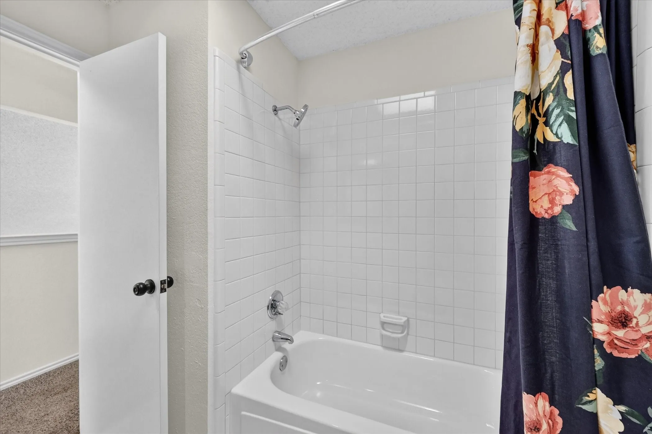 Single Family Residence For Sale in Tarrant County , 1912 Stallion Court, Keller, Texas 76248, 3 Bedroom, 3 Bathroom, 2 Garage spaces, 1,629 Sqft, built in 1995, mls#21344280, Real Estate Agent in Keller, Homes For Sale in Tarrant county, Homes For Sale in Keller, Realtor in Keller Texas, Real Estate Brokerage Independent Realty Texas, Luminita Cordes Realtor