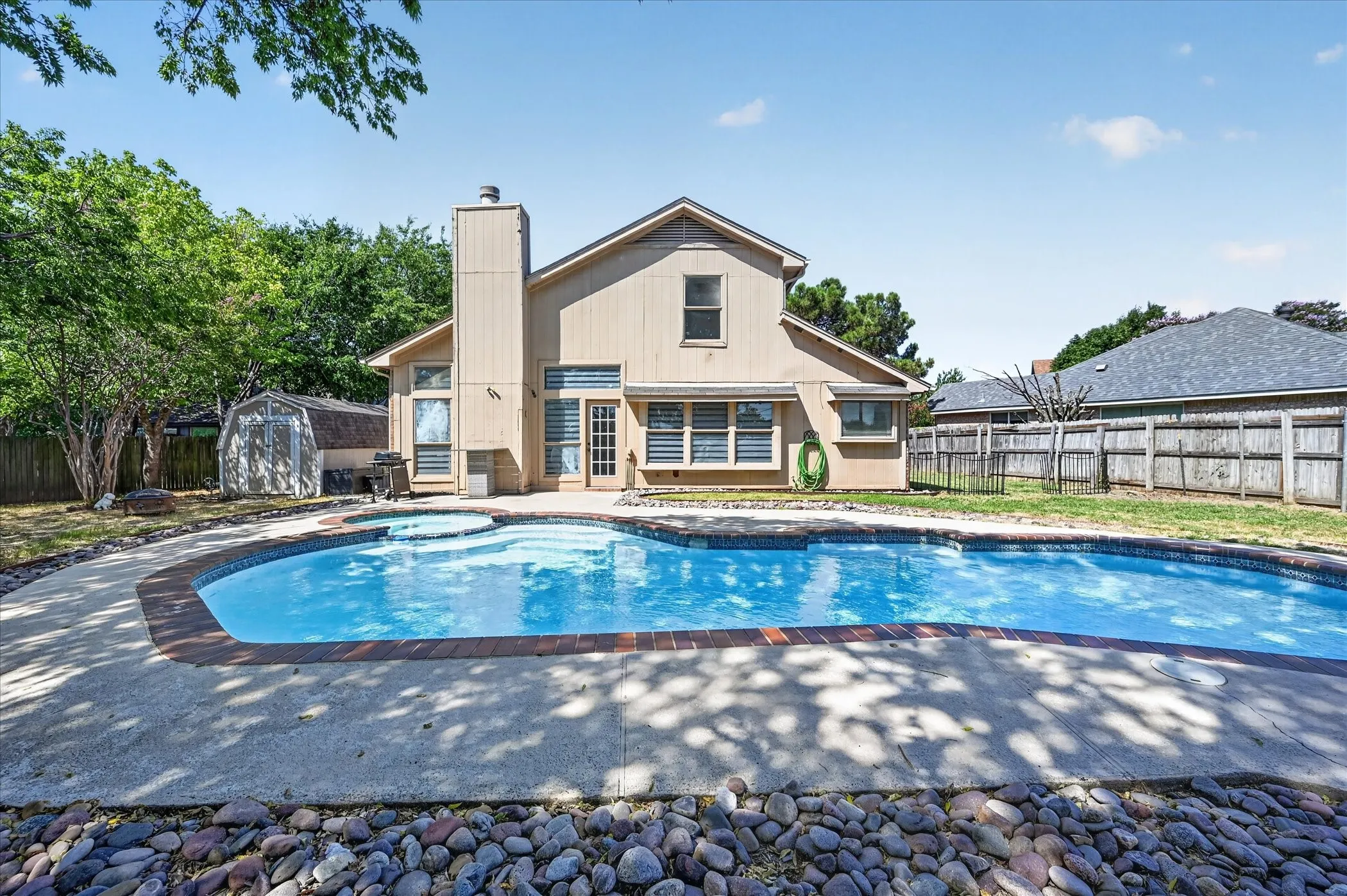 Single Family Residence For Sale in Tarrant County , 1912 Stallion Court, Keller, Texas 76248, 3 Bedroom, 3 Bathroom, 2 Garage spaces, 1,629 Sqft, built in 1995, mls#21344280, Real Estate Agent in Keller, Homes For Sale in Tarrant county, Homes For Sale in Keller, Realtor in Keller Texas, Real Estate Brokerage Independent Realty Texas, Luminita Cordes Realtor