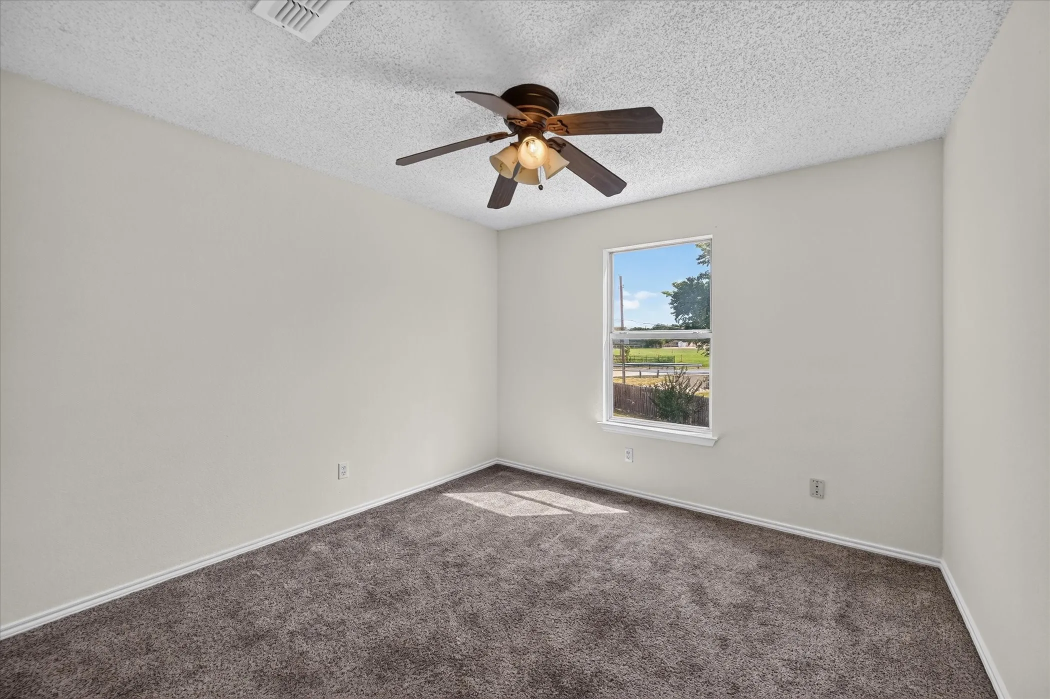 Single Family Residence For Sale in Tarrant County , 1912 Stallion Court, Keller, Texas 76248, 3 Bedroom, 3 Bathroom, 2 Garage spaces, 1,629 Sqft, built in 1995, mls#21344280, Real Estate Agent in Keller, Homes For Sale in Tarrant county, Homes For Sale in Keller, Realtor in Keller Texas, Real Estate Brokerage Independent Realty Texas, Luminita Cordes Realtor