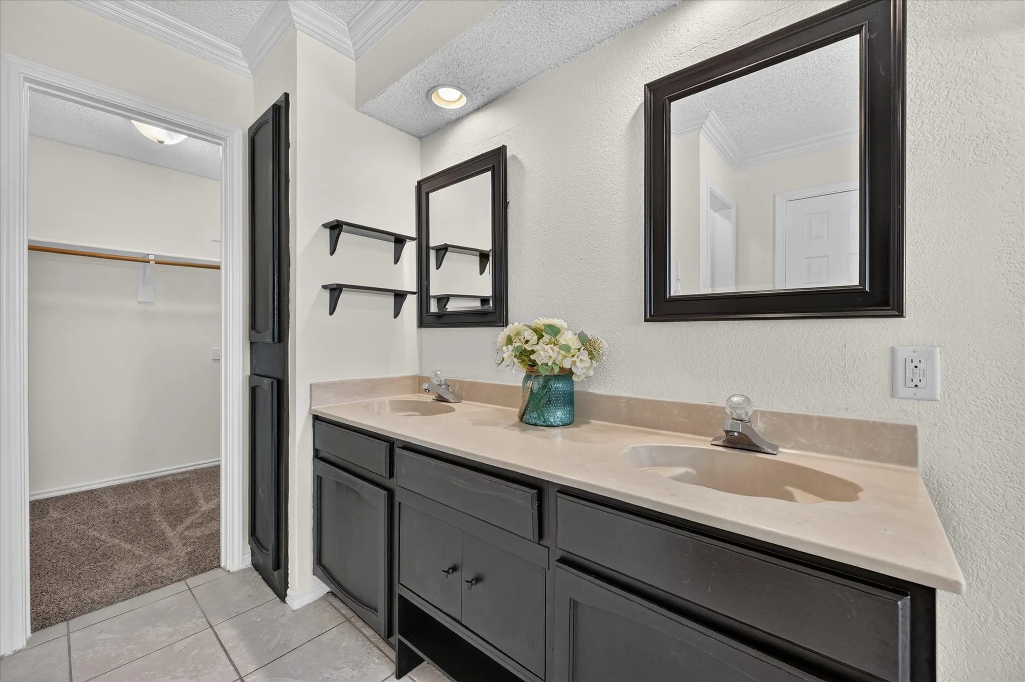 Single Family Residence For Sale in Tarrant County , 1912 Stallion Court, Keller, Texas 76248, 3 Bedroom, 3 Bathroom, 2 Garage spaces, 1,629 Sqft, built in 1995, mls#21344280, Real Estate Agent in Keller, Homes For Sale in Tarrant county, Homes For Sale in Keller, Realtor in Keller Texas, Real Estate Brokerage Independent Realty Texas, Luminita Cordes Realtor