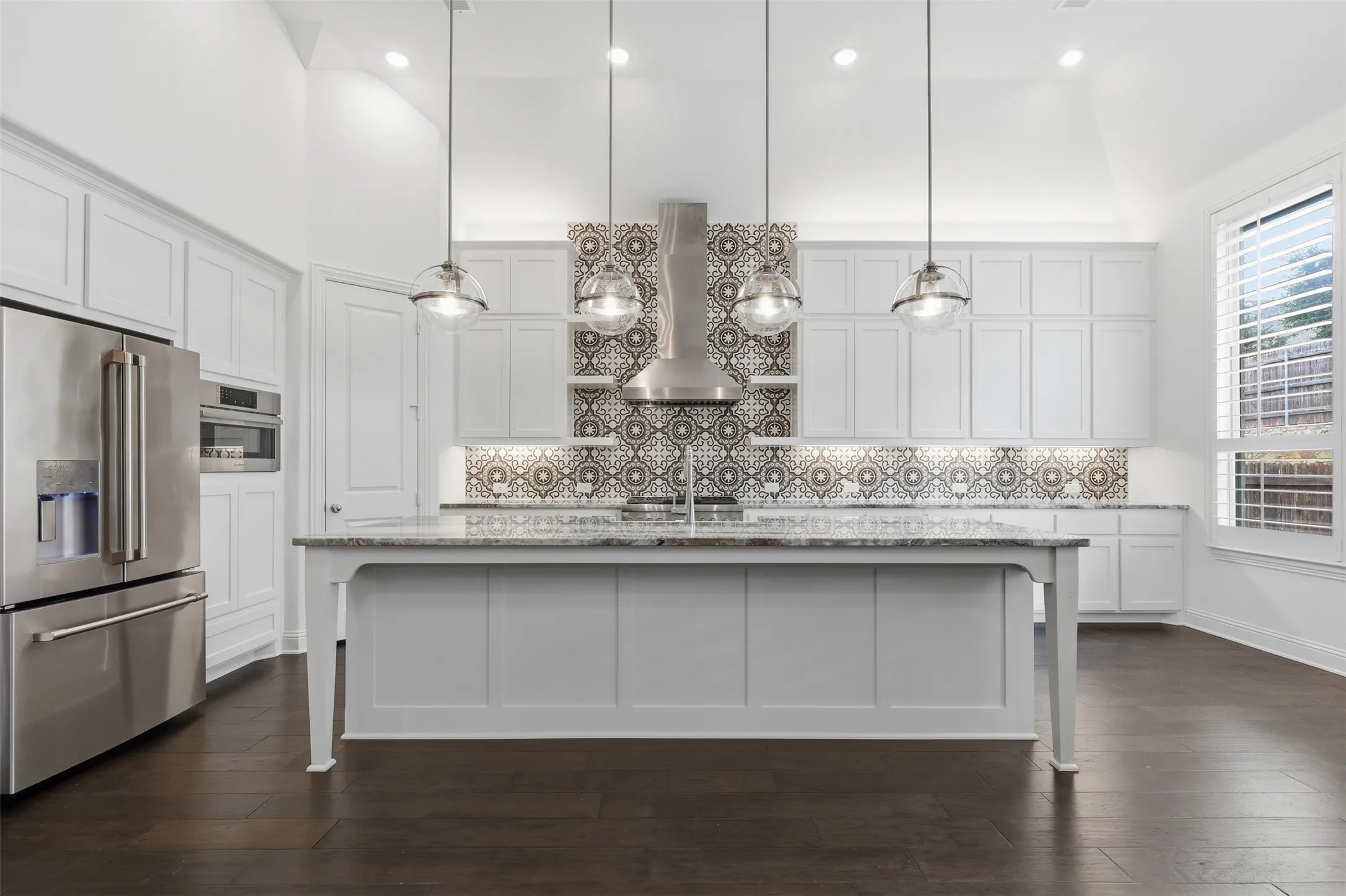 Single Family Residence For Sale in Tarrant County , 6028 Firefox Lane, Fort Worth, Texas 76123, 4 Bedroom, 3 Bathroom, 2 Garage spaces, 2,209 Sqft, built in 2020, mls#21343248, Real Estate Agent in Fort Worth, Homes For Sale in Tarrant county, Homes For Sale in Fort Worth, Realtor in Fort Worth Texas, Real Estate Brokerage Independent Realty Texas, Luminita Cordes Realtor