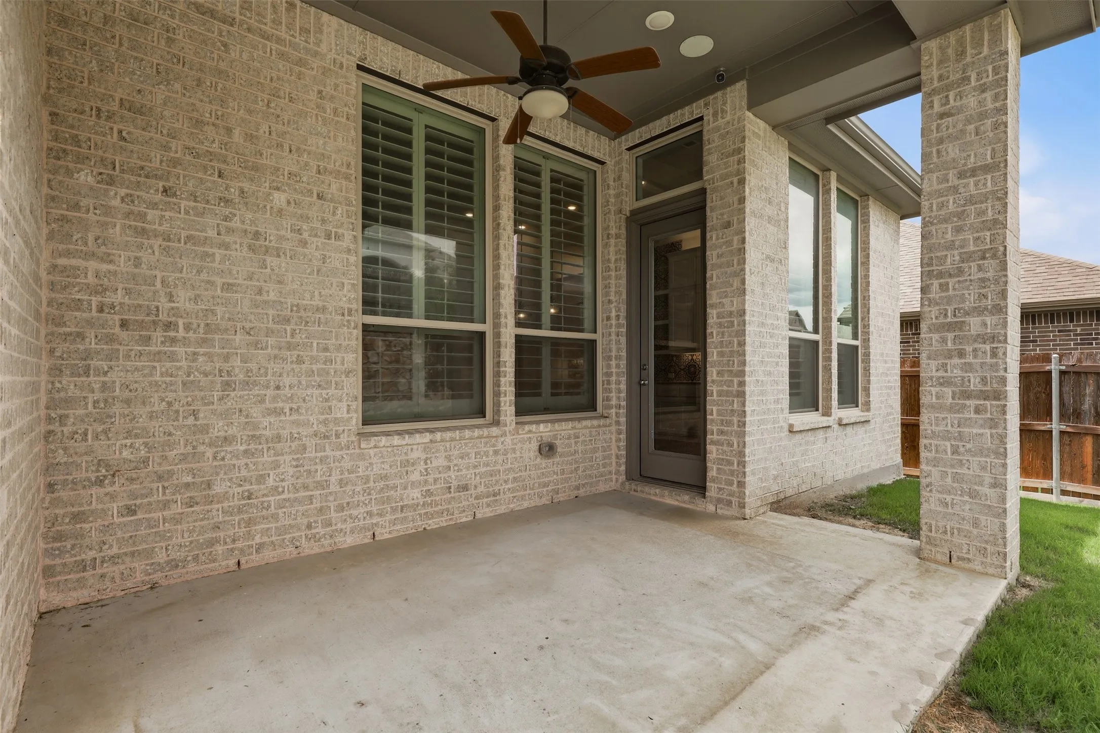 Single Family Residence For Sale in Tarrant County , 6028 Firefox Lane, Fort Worth, Texas 76123, 4 Bedroom, 3 Bathroom, 2 Garage spaces, 2,209 Sqft, built in 2020, mls#21343248, Real Estate Agent in Fort Worth, Homes For Sale in Tarrant county, Homes For Sale in Fort Worth, Realtor in Fort Worth Texas, Real Estate Brokerage Independent Realty Texas, Luminita Cordes Realtor