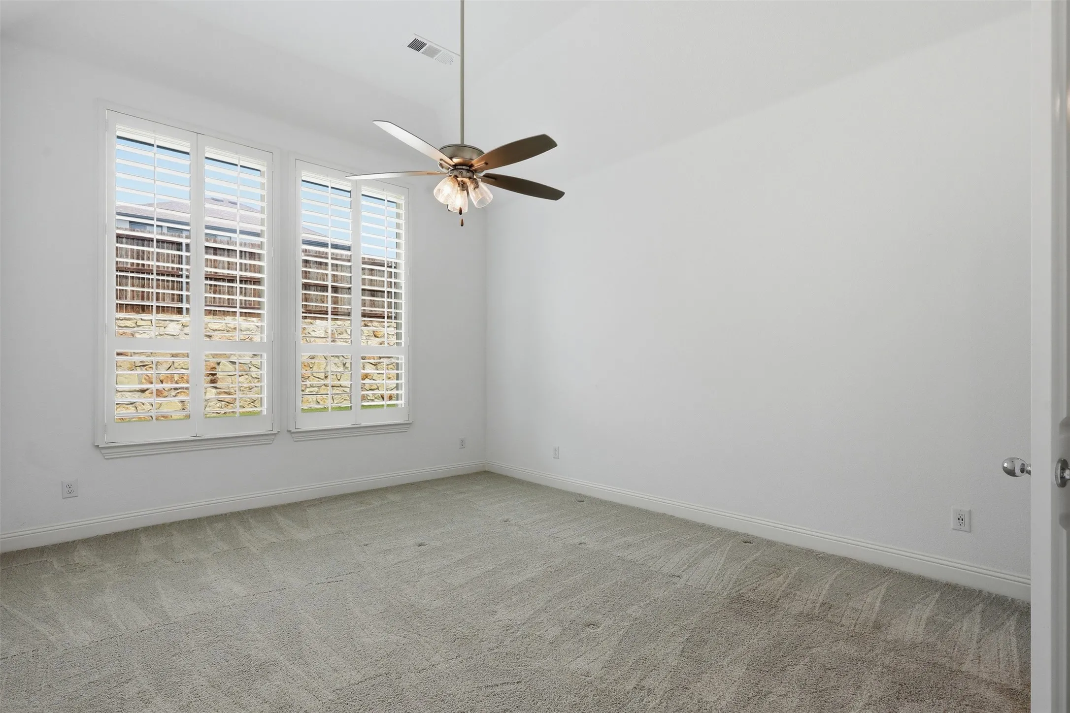 Single Family Residence For Sale in Tarrant County , 6028 Firefox Lane, Fort Worth, Texas 76123, 4 Bedroom, 3 Bathroom, 2 Garage spaces, 2,209 Sqft, built in 2020, mls#21343248, Real Estate Agent in Fort Worth, Homes For Sale in Tarrant county, Homes For Sale in Fort Worth, Realtor in Fort Worth Texas, Real Estate Brokerage Independent Realty Texas, Luminita Cordes Realtor