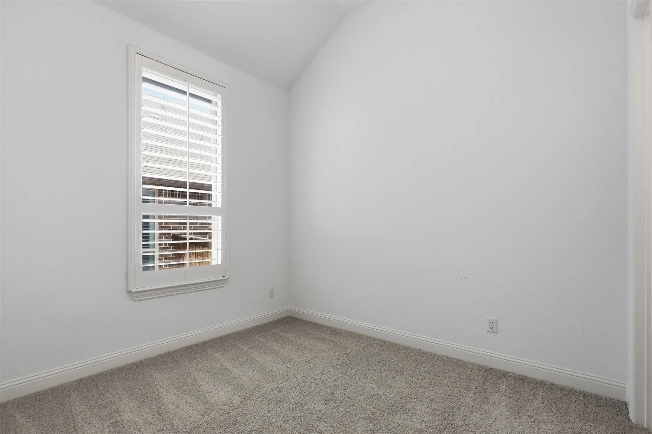 Single Family Residence For Sale in Tarrant County , 6028 Firefox Lane, Fort Worth, Texas 76123, 4 Bedroom, 3 Bathroom, 2 Garage spaces, 2,209 Sqft, built in 2020, mls#21343248, Real Estate Agent in Fort Worth, Homes For Sale in Tarrant county, Homes For Sale in Fort Worth, Realtor in Fort Worth Texas, Real Estate Brokerage Independent Realty Texas, Luminita Cordes Realtor