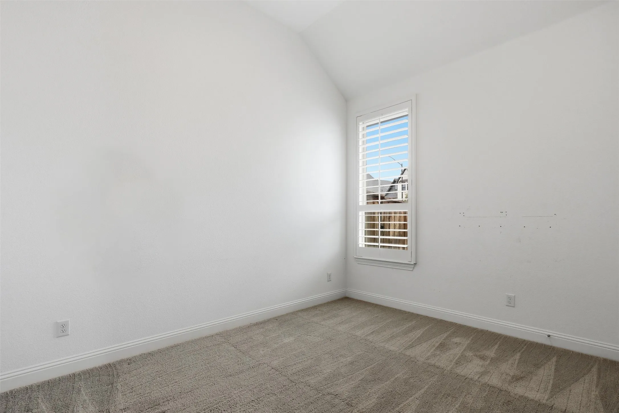 Single Family Residence For Sale in Tarrant County , 6028 Firefox Lane, Fort Worth, Texas 76123, 4 Bedroom, 3 Bathroom, 2 Garage spaces, 2,209 Sqft, built in 2020, mls#21343248, Real Estate Agent in Fort Worth, Homes For Sale in Tarrant county, Homes For Sale in Fort Worth, Realtor in Fort Worth Texas, Real Estate Brokerage Independent Realty Texas, Luminita Cordes Realtor