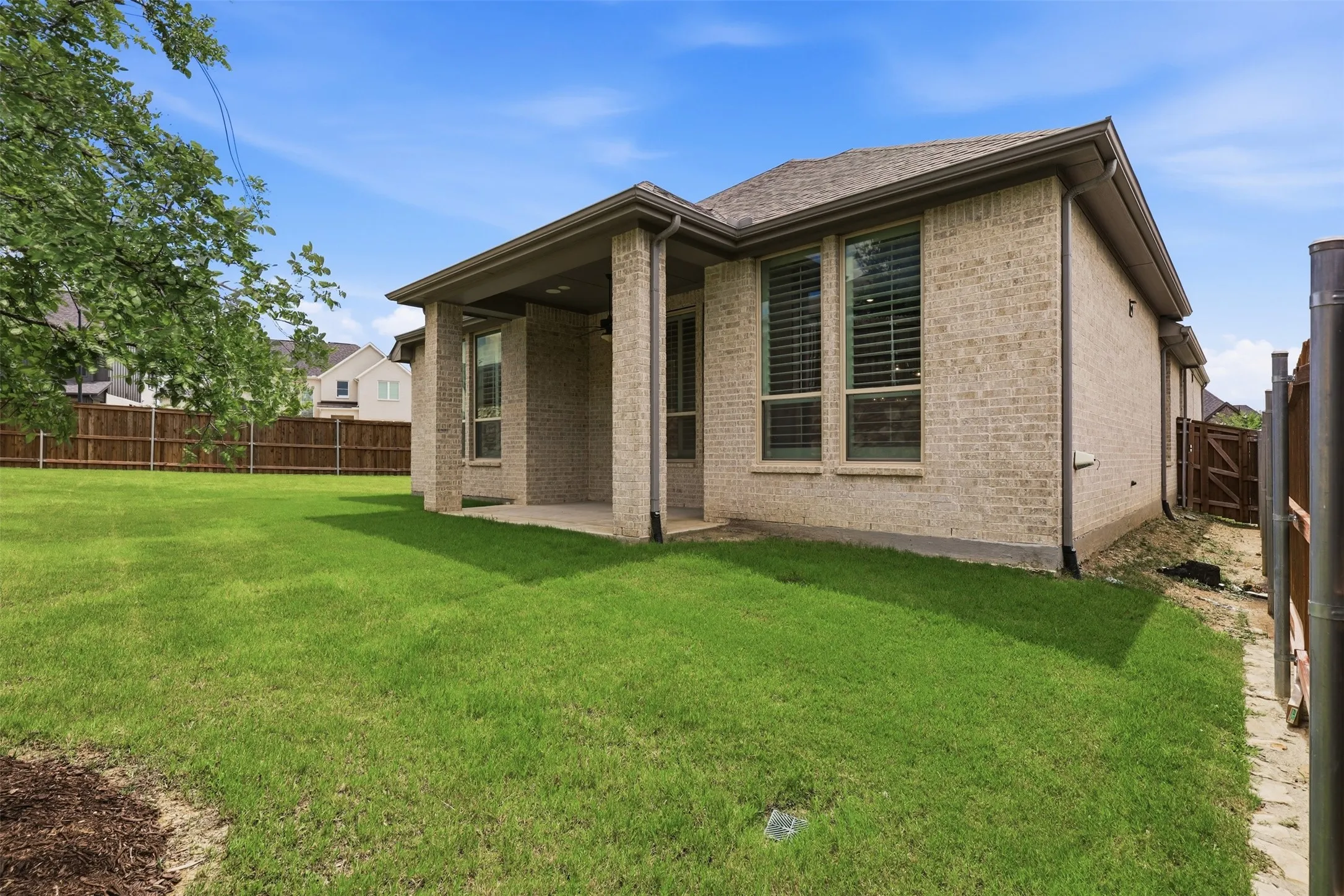 Single Family Residence For Sale in Tarrant County , 6028 Firefox Lane, Fort Worth, Texas 76123, 4 Bedroom, 3 Bathroom, 2 Garage spaces, 2,209 Sqft, built in 2020, mls#21343248, Real Estate Agent in Fort Worth, Homes For Sale in Tarrant county, Homes For Sale in Fort Worth, Realtor in Fort Worth Texas, Real Estate Brokerage Independent Realty Texas, Luminita Cordes Realtor
