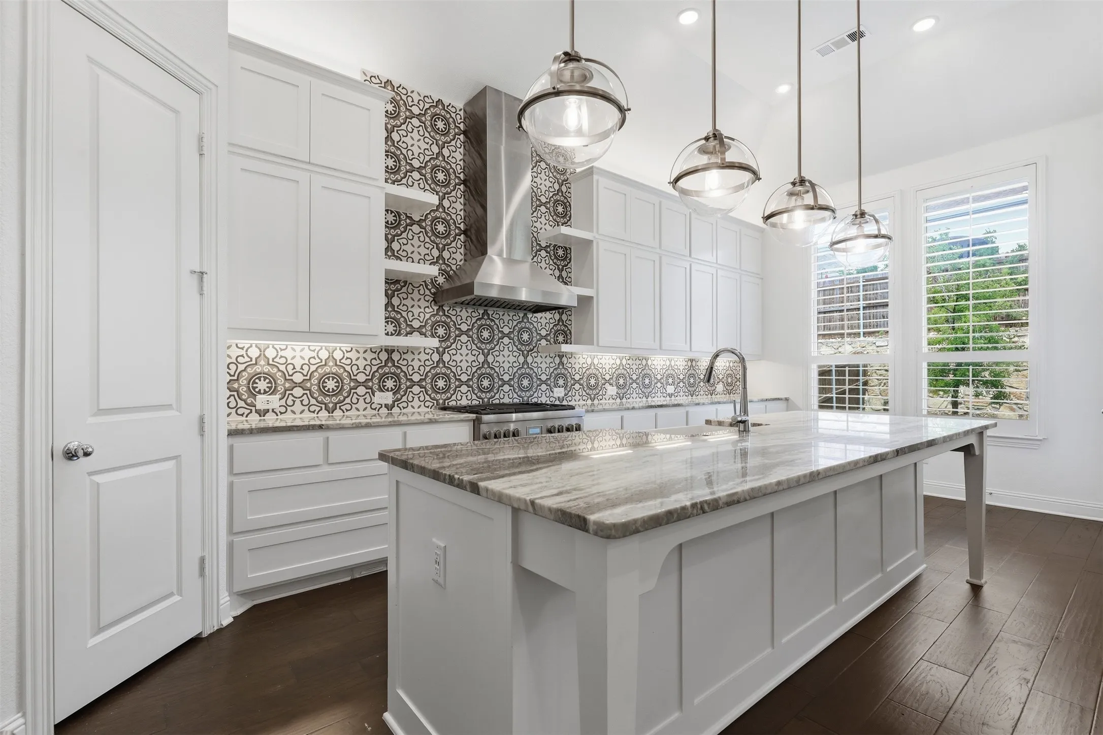 Single Family Residence For Sale in Tarrant County , 6028 Firefox Lane, Fort Worth, Texas 76123, 4 Bedroom, 3 Bathroom, 2 Garage spaces, 2,209 Sqft, built in 2020, mls#21343248, Real Estate Agent in Fort Worth, Homes For Sale in Tarrant county, Homes For Sale in Fort Worth, Realtor in Fort Worth Texas, Real Estate Brokerage Independent Realty Texas, Luminita Cordes Realtor