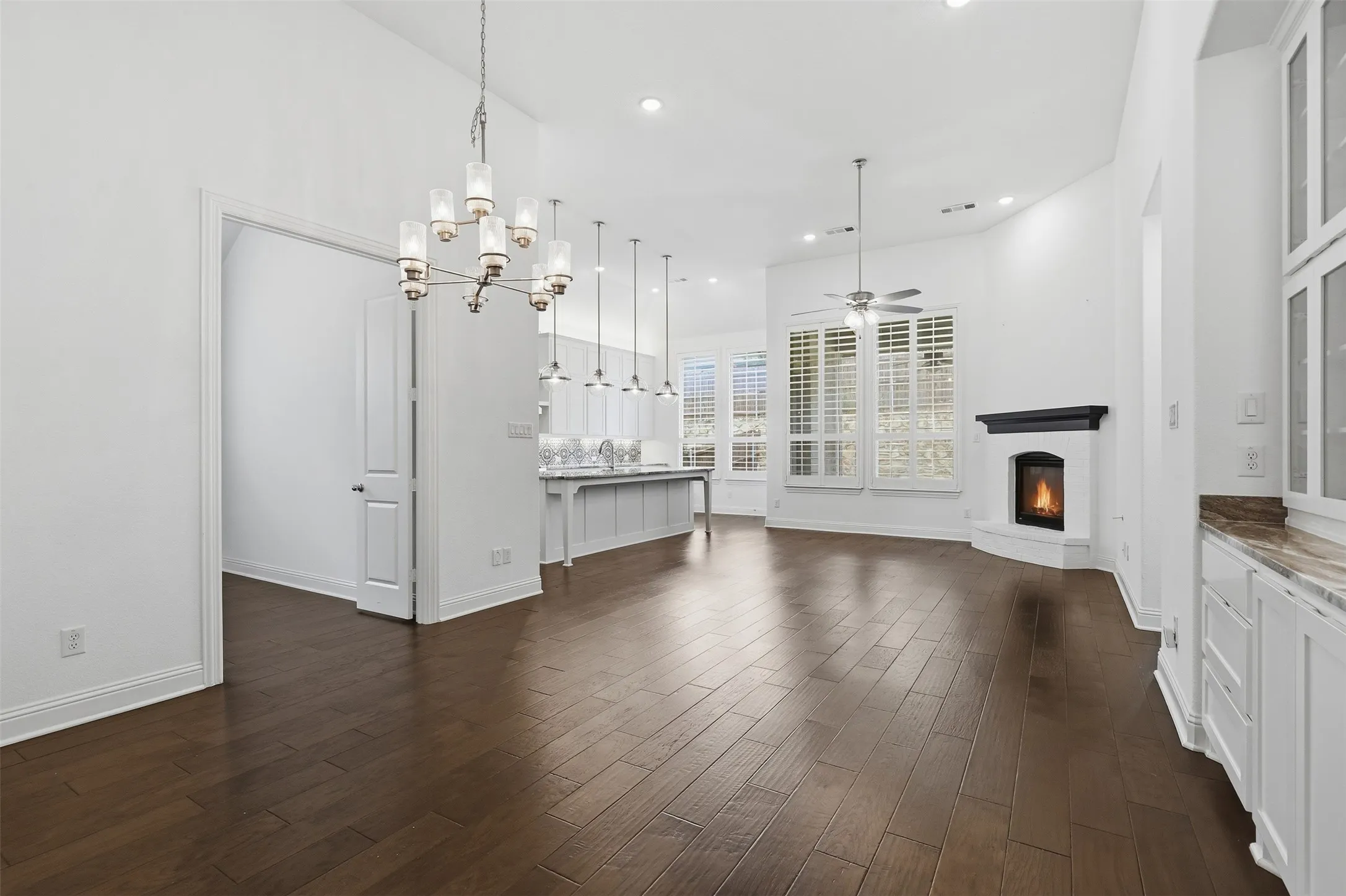 Single Family Residence For Sale in Tarrant County , 6028 Firefox Lane, Fort Worth, Texas 76123, 4 Bedroom, 3 Bathroom, 2 Garage spaces, 2,209 Sqft, built in 2020, mls#21343248, Real Estate Agent in Fort Worth, Homes For Sale in Tarrant county, Homes For Sale in Fort Worth, Realtor in Fort Worth Texas, Real Estate Brokerage Independent Realty Texas, Luminita Cordes Realtor