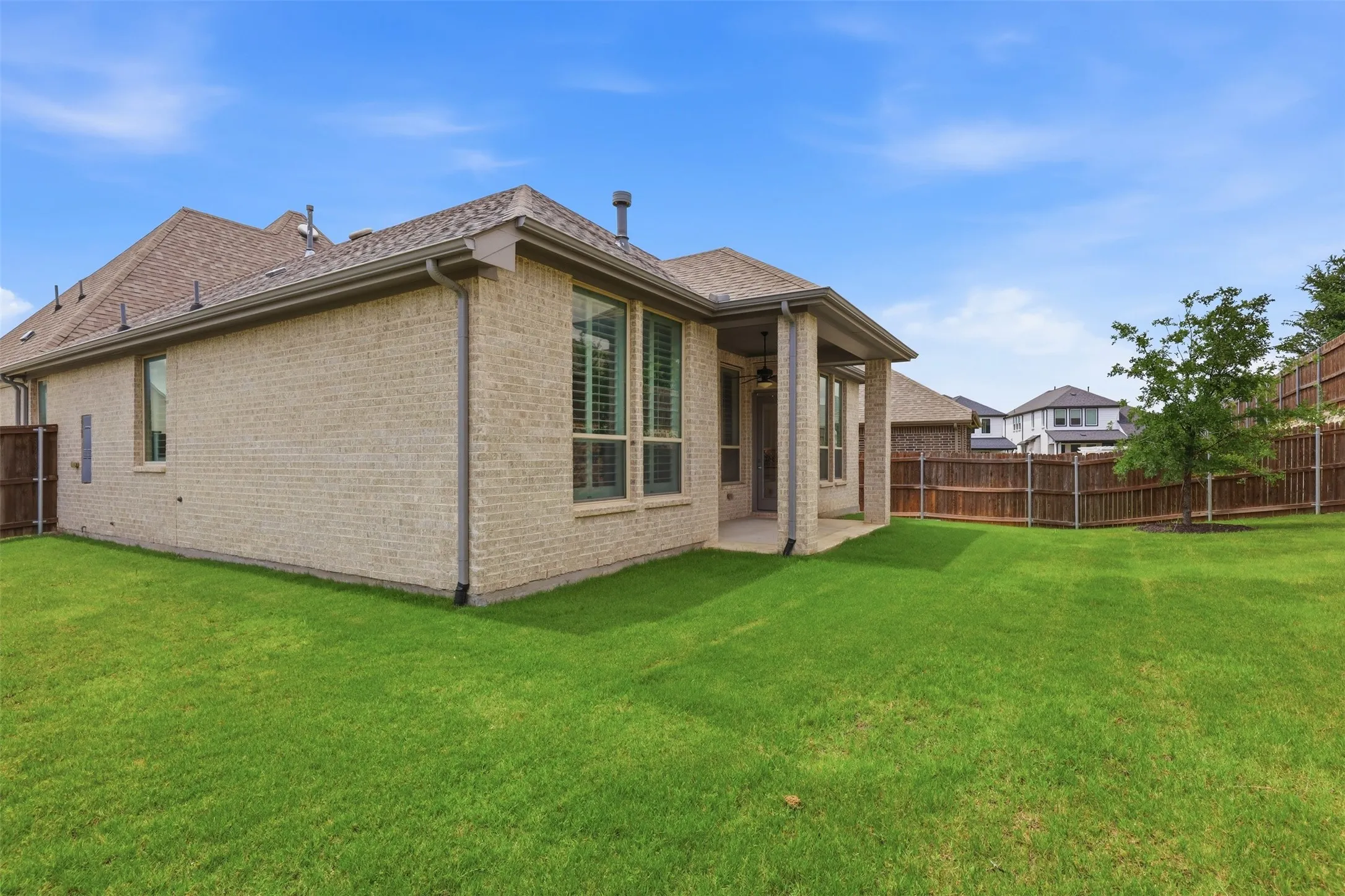 Single Family Residence For Sale in Tarrant County , 6028 Firefox Lane, Fort Worth, Texas 76123, 4 Bedroom, 3 Bathroom, 2 Garage spaces, 2,209 Sqft, built in 2020, mls#21343248, Real Estate Agent in Fort Worth, Homes For Sale in Tarrant county, Homes For Sale in Fort Worth, Realtor in Fort Worth Texas, Real Estate Brokerage Independent Realty Texas, Luminita Cordes Realtor