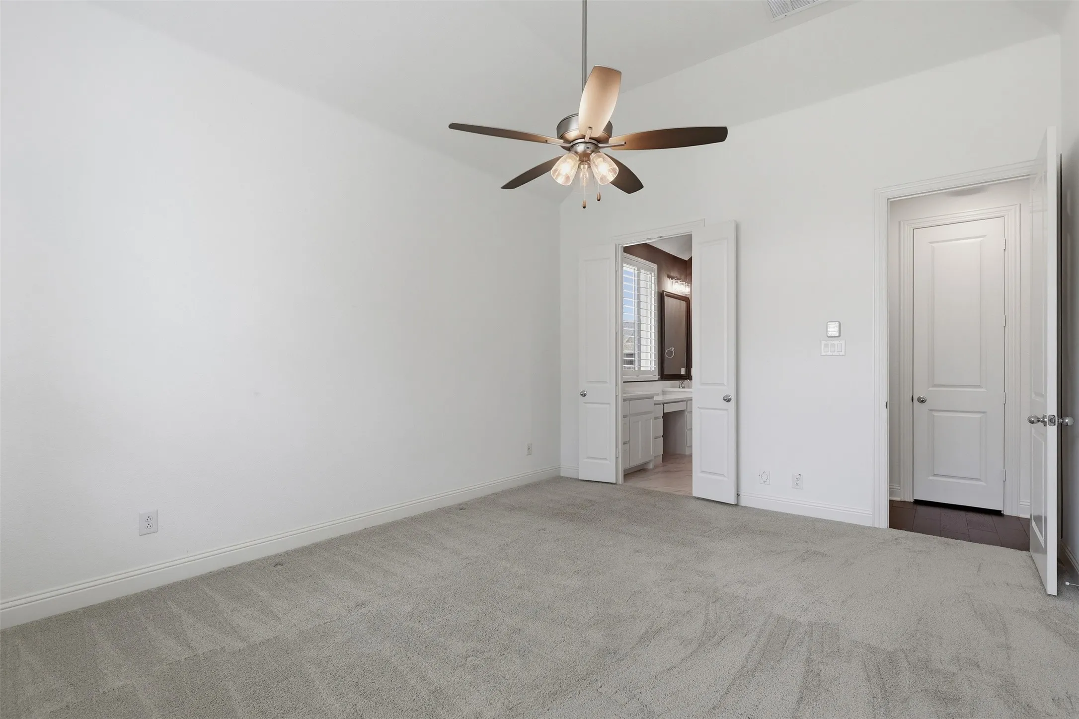 Single Family Residence For Sale in Tarrant County , 6028 Firefox Lane, Fort Worth, Texas 76123, 4 Bedroom, 3 Bathroom, 2 Garage spaces, 2,209 Sqft, built in 2020, mls#21343248, Real Estate Agent in Fort Worth, Homes For Sale in Tarrant county, Homes For Sale in Fort Worth, Realtor in Fort Worth Texas, Real Estate Brokerage Independent Realty Texas, Luminita Cordes Realtor