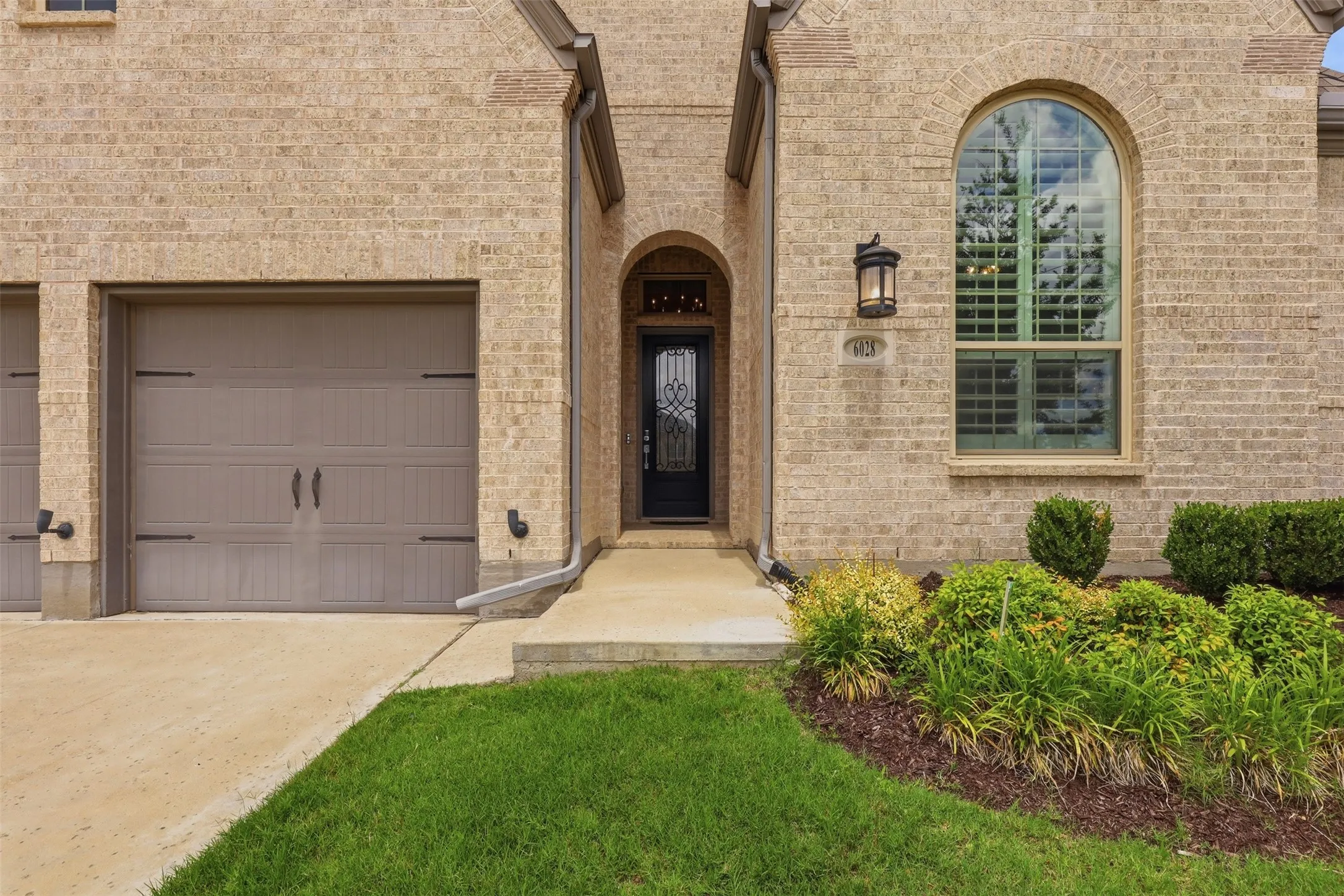 Single Family Residence For Sale in Tarrant County , 6028 Firefox Lane, Fort Worth, Texas 76123, 4 Bedroom, 3 Bathroom, 2 Garage spaces, 2,209 Sqft, built in 2020, mls#21343248, Real Estate Agent in Fort Worth, Homes For Sale in Tarrant county, Homes For Sale in Fort Worth, Realtor in Fort Worth Texas, Real Estate Brokerage Independent Realty Texas, Luminita Cordes Realtor