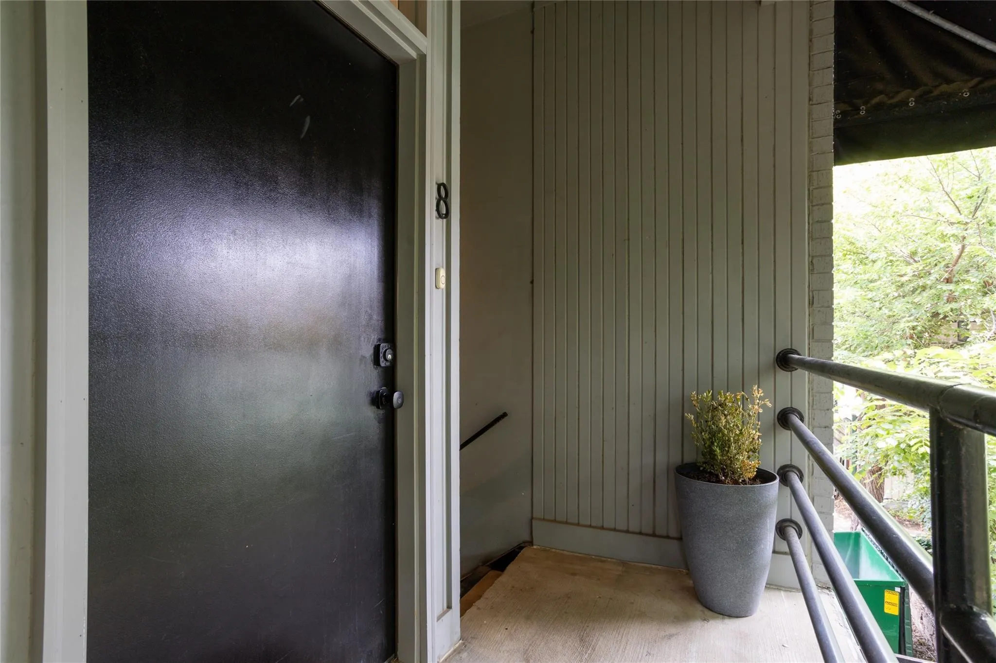 Condominium For Sale in Dallas County , 4030 Holland Avenue 8, Dallas, Texas 75219, 1 Bedroom, 1 Bathroom, Garage spaces, 852 Sqft, built in 1983, mls#21344281, Real Estate Agent in Dallas, Homes For Sale in Dallas county, Homes For Sale in Dallas, Realtor in Dallas Texas, Real Estate Brokerage Independent Realty Texas, Luminita Cordes Realtor