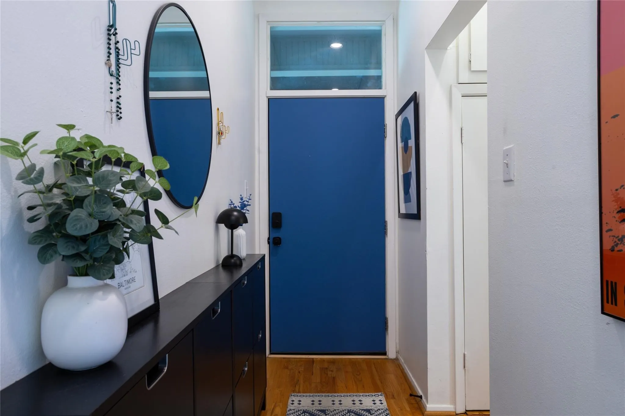 Condominium For Sale in Dallas County , 4030 Holland Avenue 8, Dallas, Texas 75219, 1 Bedroom, 1 Bathroom, Garage spaces, 852 Sqft, built in 1983, mls#21344281, Real Estate Agent in Dallas, Homes For Sale in Dallas county, Homes For Sale in Dallas, Realtor in Dallas Texas, Real Estate Brokerage Independent Realty Texas, Luminita Cordes Realtor