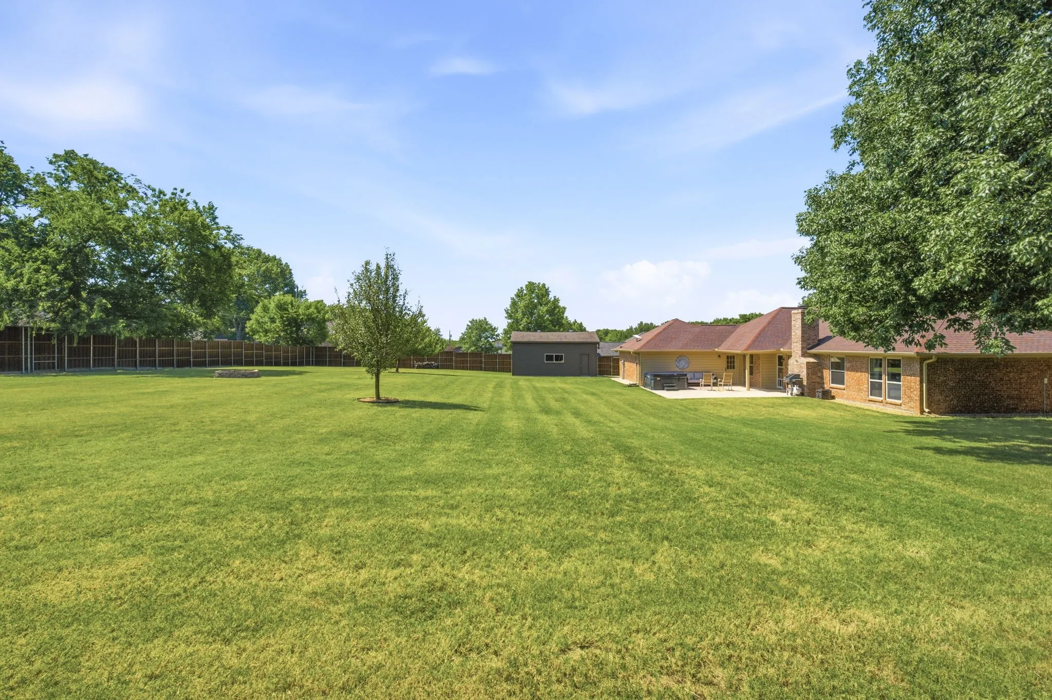 Single Family Residence For Sale in Collin County , 220 Dale Drive, New Hope, Texas 75071, 3 Bedroom, 2 Bathroom, 4 Garage spaces, 1,853 Sqft, built in 1984, mls#21344283, Real Estate Agent in New Hope, Homes For Sale in Collin county, Homes For Sale in New Hope, Realtor in New Hope Texas, Real Estate Brokerage Independent Realty Texas, Luminita Cordes Realtor
