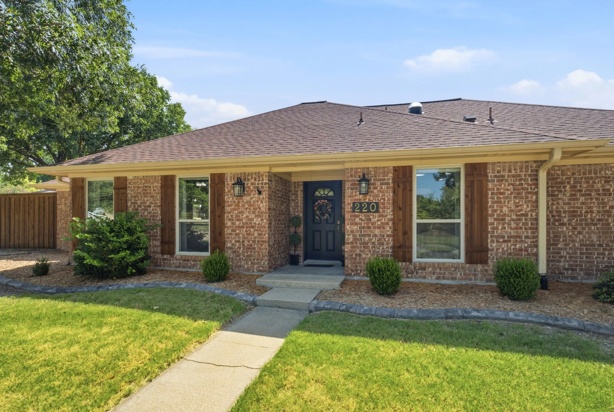 Single Family Residence For Sale in Collin County , 220 Dale Drive, New Hope, Texas 75071, 3 Bedroom, 2 Bathroom, 4 Garage spaces, 1,853 Sqft, built in 1984, mls#21344283, Real Estate Agent in New Hope, Homes For Sale in Collin county, Homes For Sale in New Hope, Realtor in New Hope Texas, Real Estate Brokerage Independent Realty Texas, Luminita Cordes Realtor