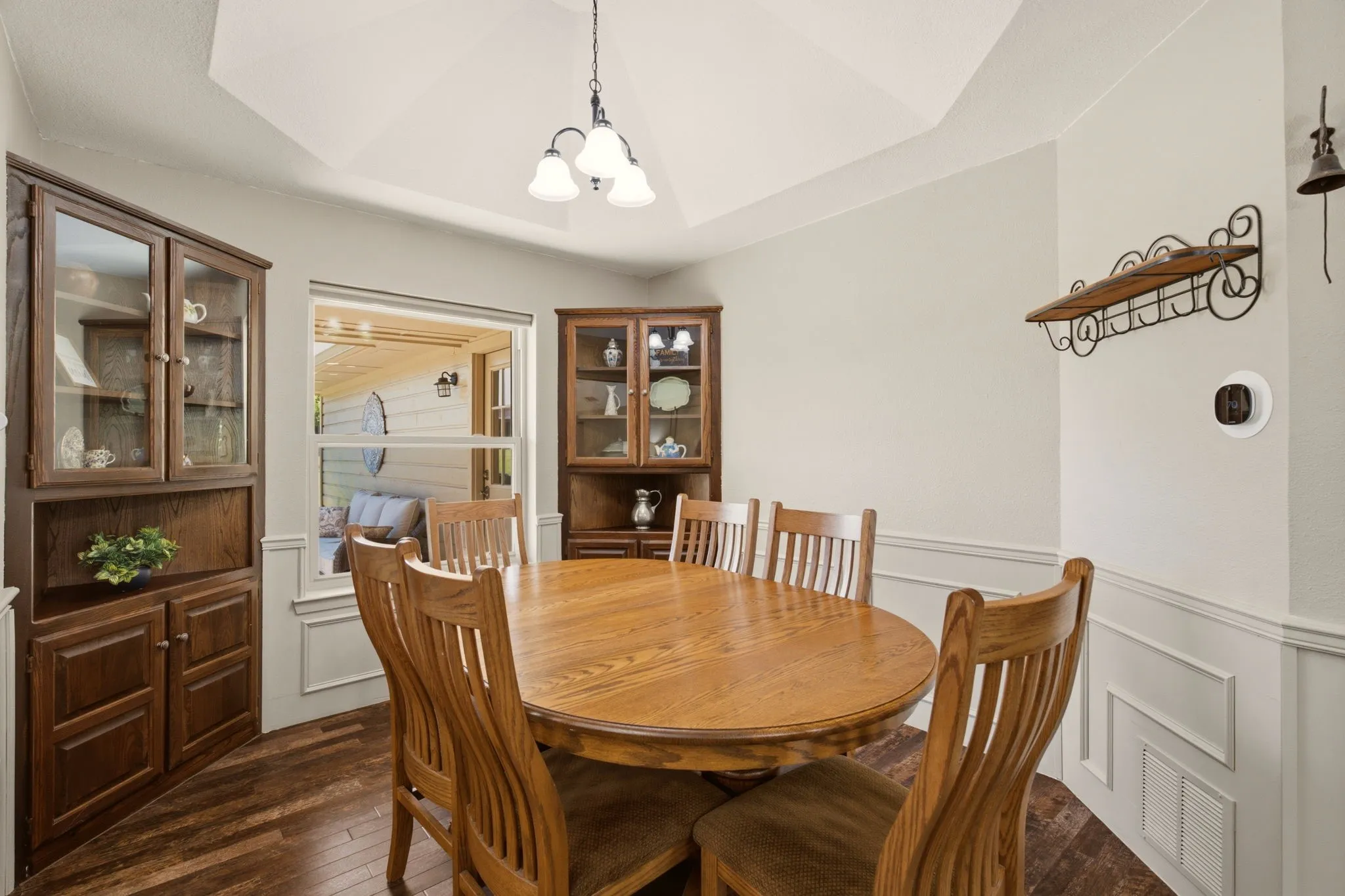 Single Family Residence For Sale in Collin County , 220 Dale Drive, New Hope, Texas 75071, 3 Bedroom, 2 Bathroom, 4 Garage spaces, 1,853 Sqft, built in 1984, mls#21344283, Real Estate Agent in New Hope, Homes For Sale in Collin county, Homes For Sale in New Hope, Realtor in New Hope Texas, Real Estate Brokerage Independent Realty Texas, Luminita Cordes Realtor