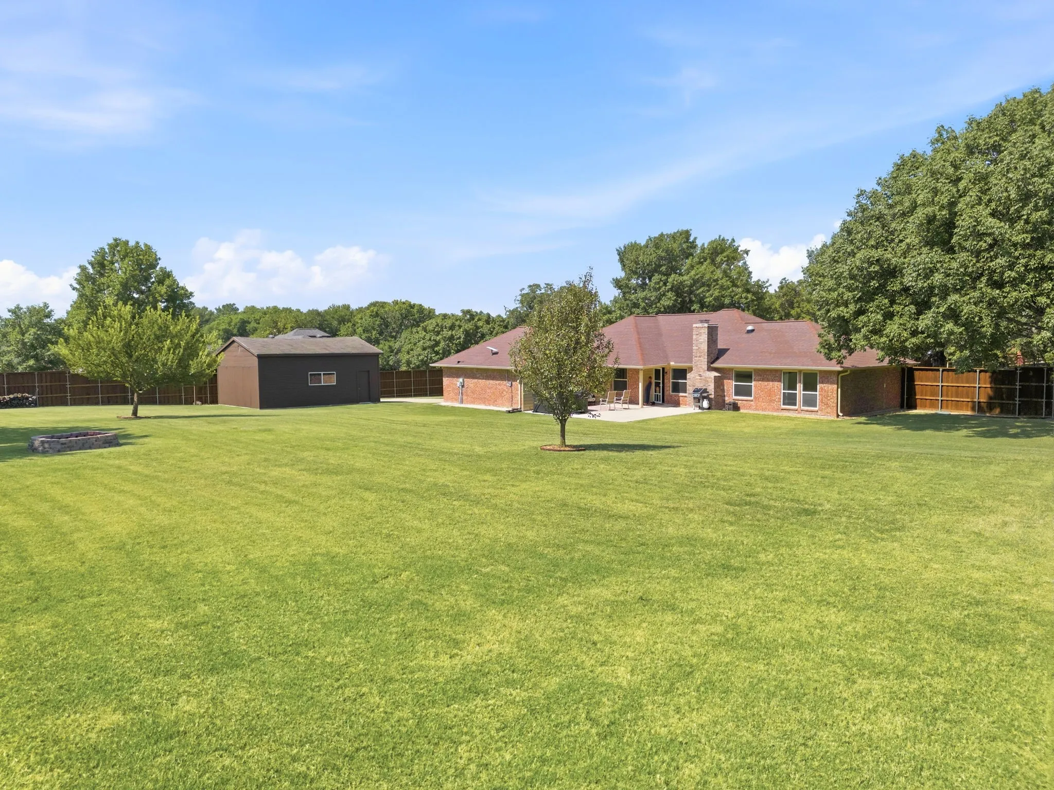 Single Family Residence For Sale in Collin County , 220 Dale Drive, New Hope, Texas 75071, 3 Bedroom, 2 Bathroom, 4 Garage spaces, 1,853 Sqft, built in 1984, mls#21344283, Real Estate Agent in New Hope, Homes For Sale in Collin county, Homes For Sale in New Hope, Realtor in New Hope Texas, Real Estate Brokerage Independent Realty Texas, Luminita Cordes Realtor