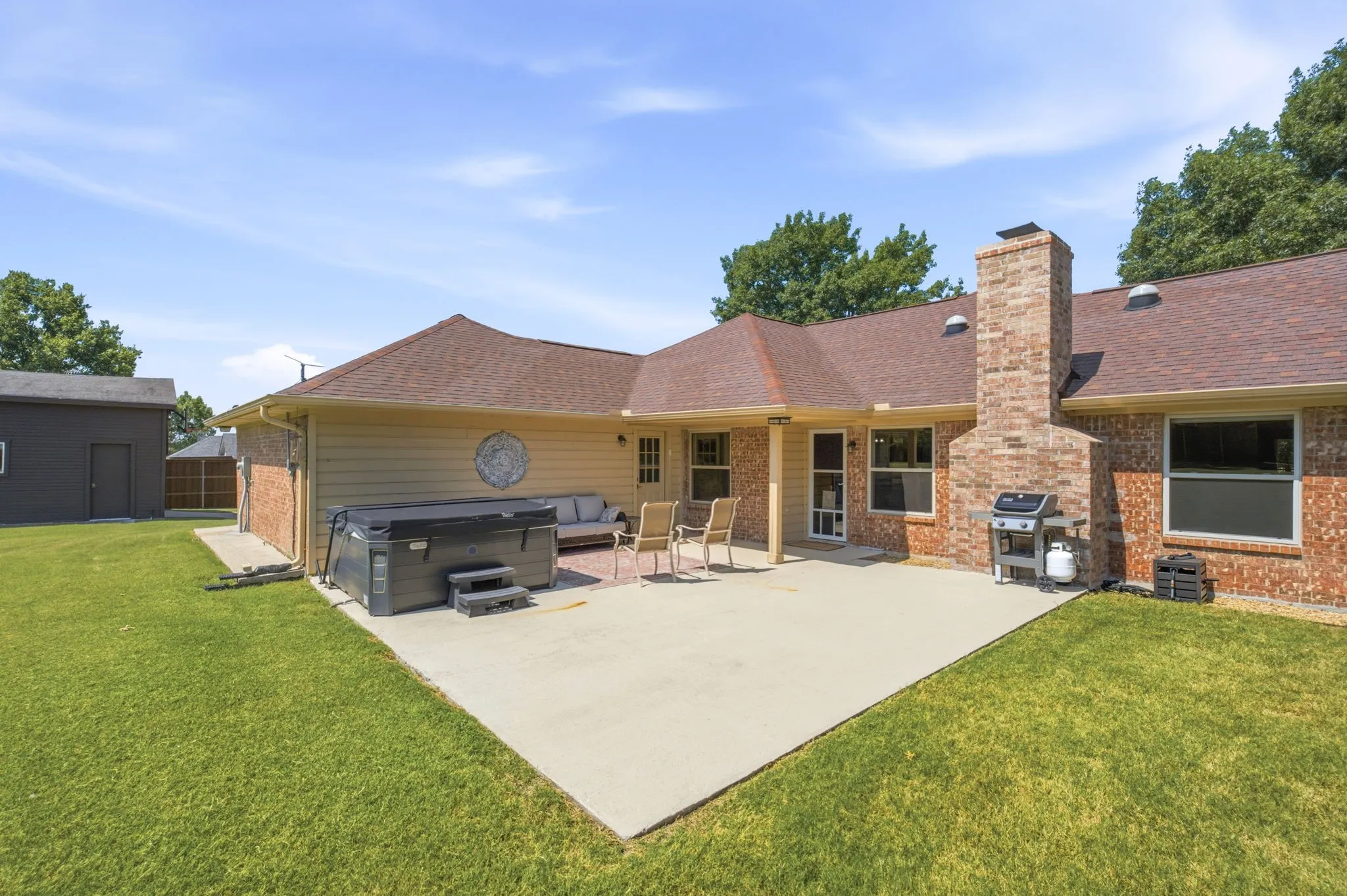 Single Family Residence For Sale in Collin County , 220 Dale Drive, New Hope, Texas 75071, 3 Bedroom, 2 Bathroom, 4 Garage spaces, 1,853 Sqft, built in 1984, mls#21344283, Real Estate Agent in New Hope, Homes For Sale in Collin county, Homes For Sale in New Hope, Realtor in New Hope Texas, Real Estate Brokerage Independent Realty Texas, Luminita Cordes Realtor