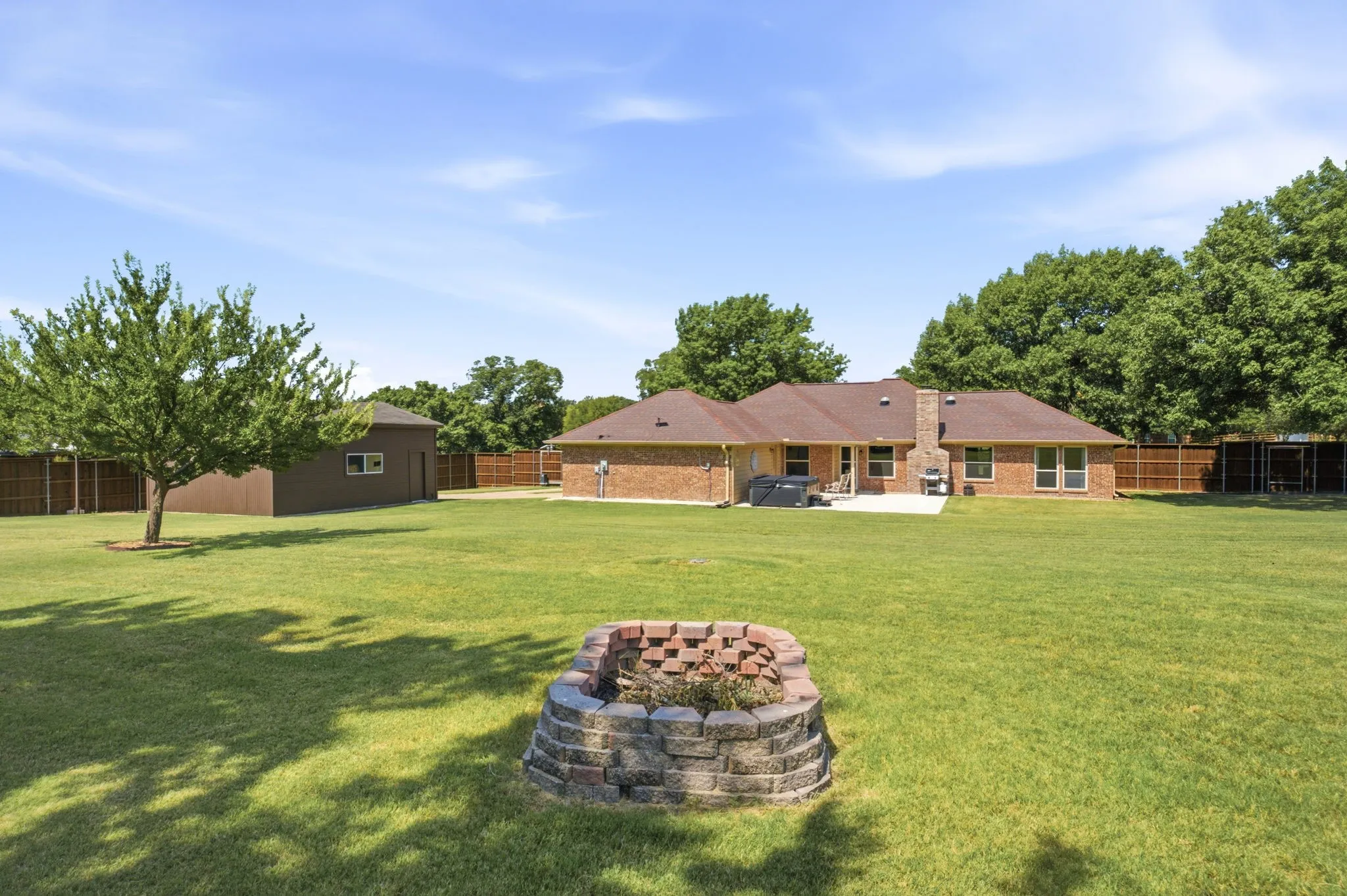 Single Family Residence For Sale in Collin County , 220 Dale Drive, New Hope, Texas 75071, 3 Bedroom, 2 Bathroom, 4 Garage spaces, 1,853 Sqft, built in 1984, mls#21344283, Real Estate Agent in New Hope, Homes For Sale in Collin county, Homes For Sale in New Hope, Realtor in New Hope Texas, Real Estate Brokerage Independent Realty Texas, Luminita Cordes Realtor