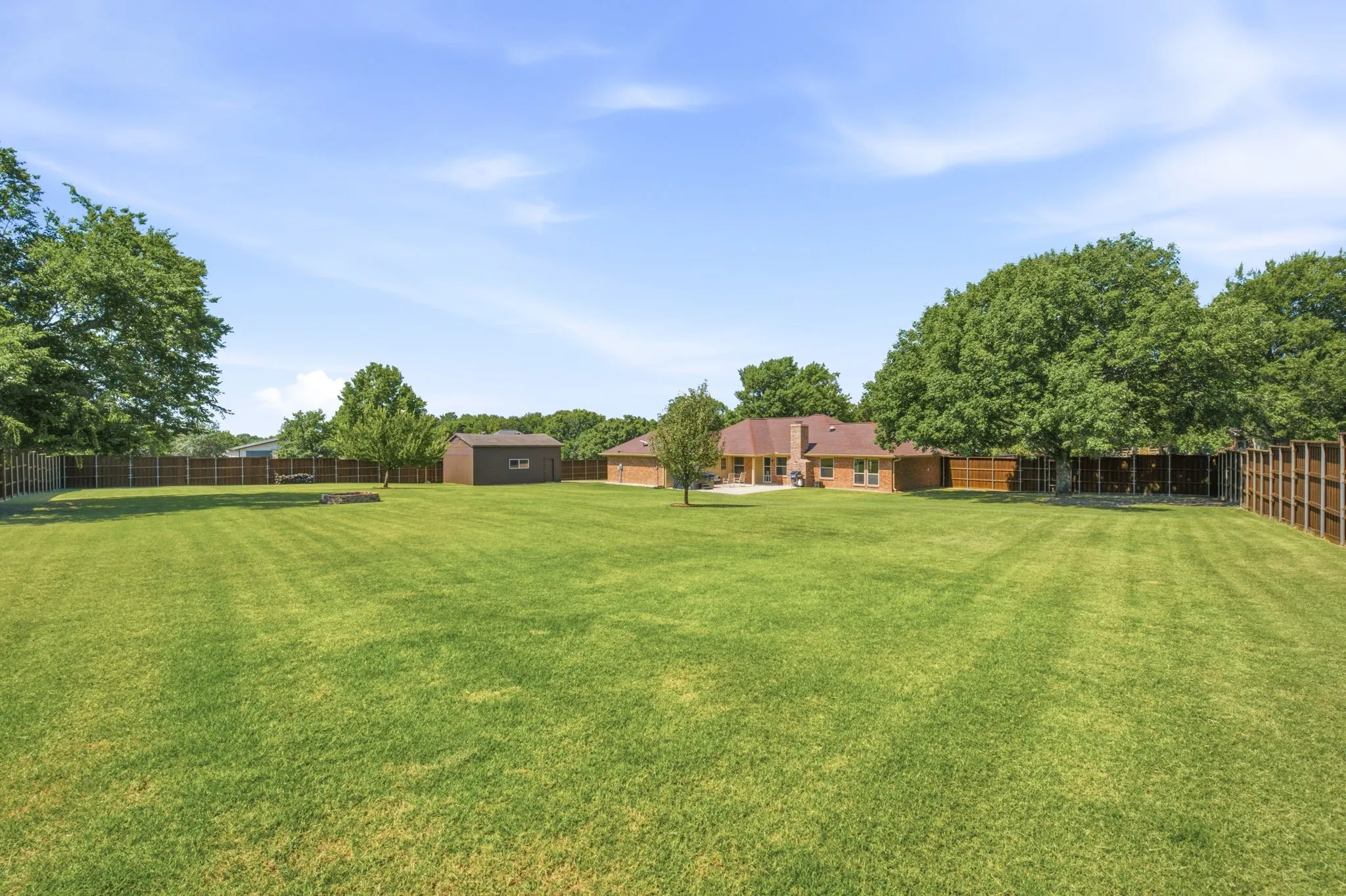 Single Family Residence For Sale in Collin County , 220 Dale Drive, New Hope, Texas 75071, 3 Bedroom, 2 Bathroom, 4 Garage spaces, 1,853 Sqft, built in 1984, mls#21344283, Real Estate Agent in New Hope, Homes For Sale in Collin county, Homes For Sale in New Hope, Realtor in New Hope Texas, Real Estate Brokerage Independent Realty Texas, Luminita Cordes Realtor