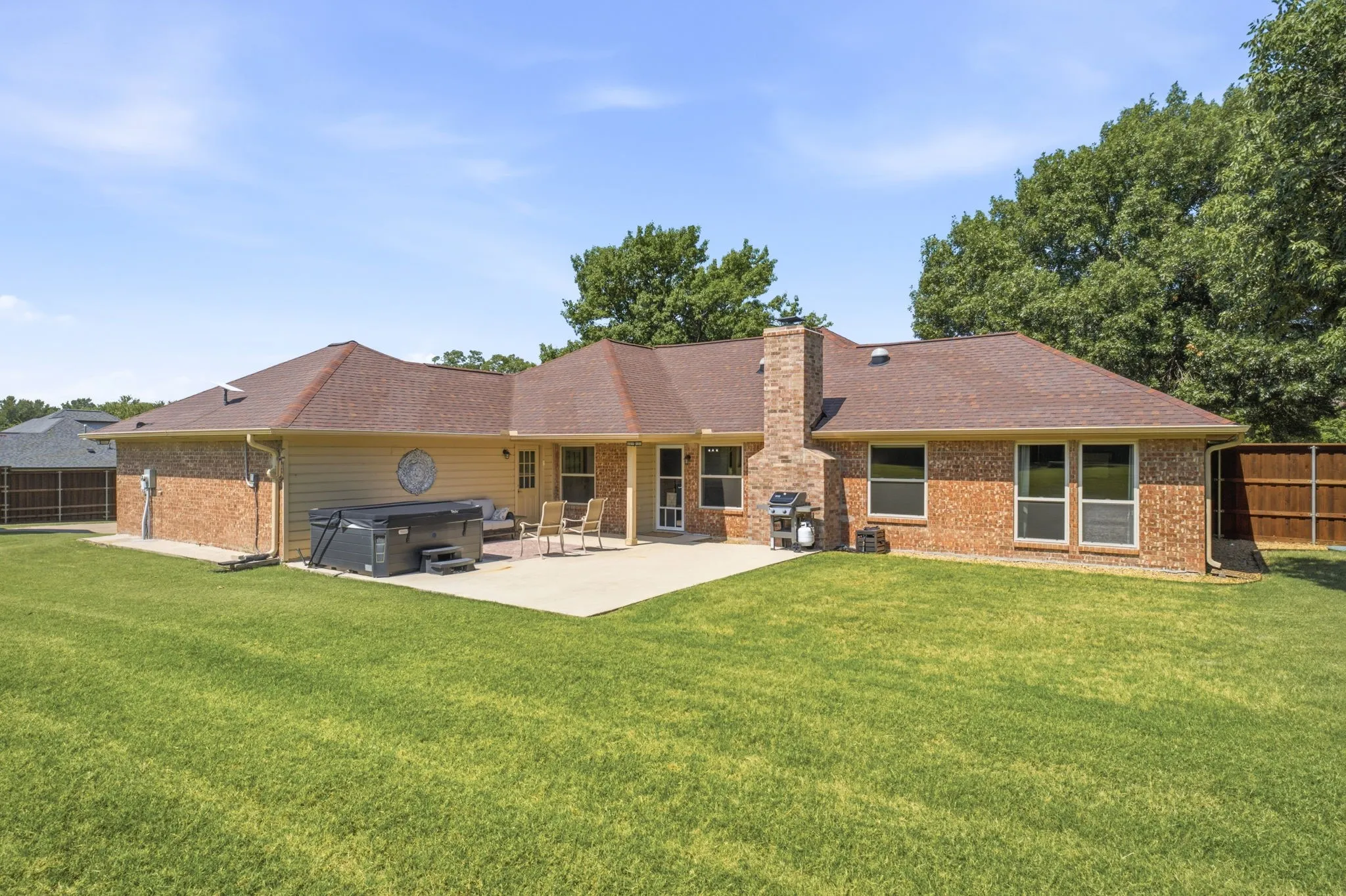 Single Family Residence For Sale in Collin County , 220 Dale Drive, New Hope, Texas 75071, 3 Bedroom, 2 Bathroom, 4 Garage spaces, 1,853 Sqft, built in 1984, mls#21344283, Real Estate Agent in New Hope, Homes For Sale in Collin county, Homes For Sale in New Hope, Realtor in New Hope Texas, Real Estate Brokerage Independent Realty Texas, Luminita Cordes Realtor