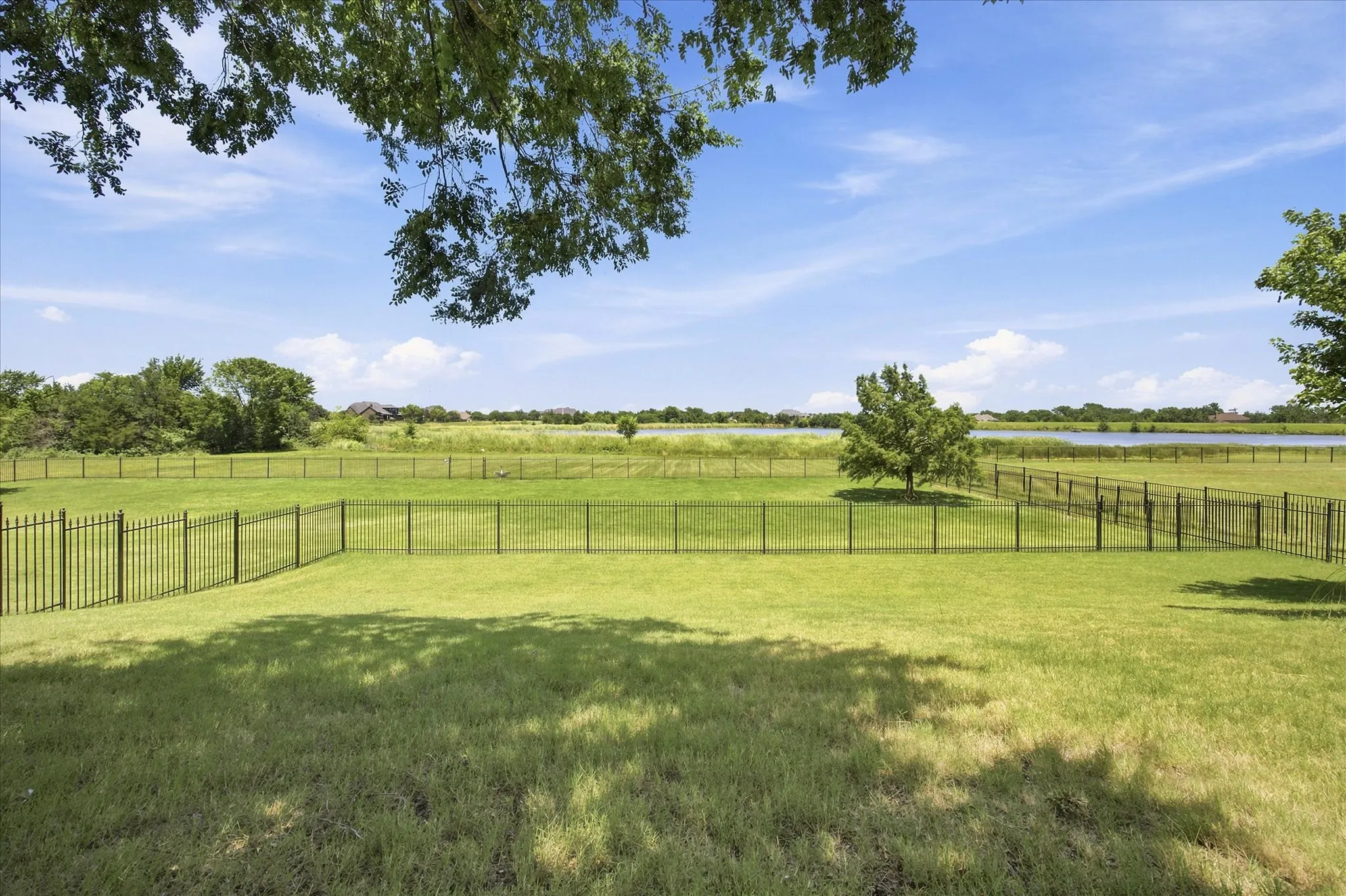 Single Family Residence For Sale in Rockwall County , 12 Granite Ridge Drive, Mclendon Chisholm, Texas 75032, 4 Bedroom, 5 Bathroom, 6 Garage spaces, 4,110 Sqft, built in 2007, mls#21343299, Real Estate Agent in Mclendon Chisholm, Homes For Sale in Rockwall county, Homes For Sale in Mclendon Chisholm, Realtor in Mclendon Chisholm Texas, Real Estate Brokerage Independent Realty Texas, Luminita Cordes Realtor