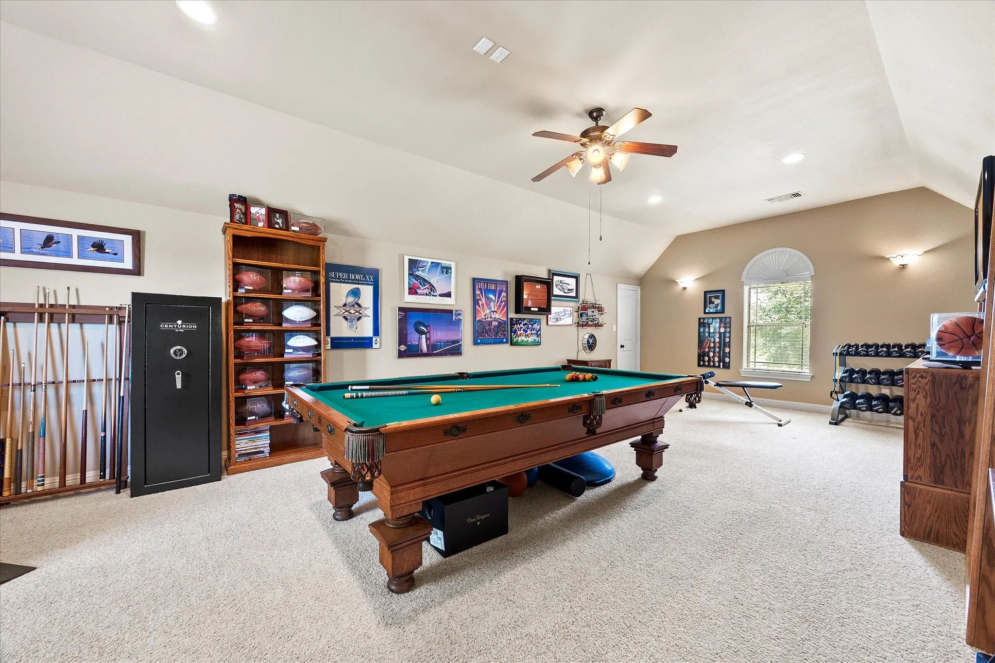 Single Family Residence For Sale in Rockwall County , 12 Granite Ridge Drive, Mclendon Chisholm, Texas 75032, 4 Bedroom, 5 Bathroom, 6 Garage spaces, 4,110 Sqft, built in 2007, mls#21343299, Real Estate Agent in Mclendon Chisholm, Homes For Sale in Rockwall county, Homes For Sale in Mclendon Chisholm, Realtor in Mclendon Chisholm Texas, Real Estate Brokerage Independent Realty Texas, Luminita Cordes Realtor