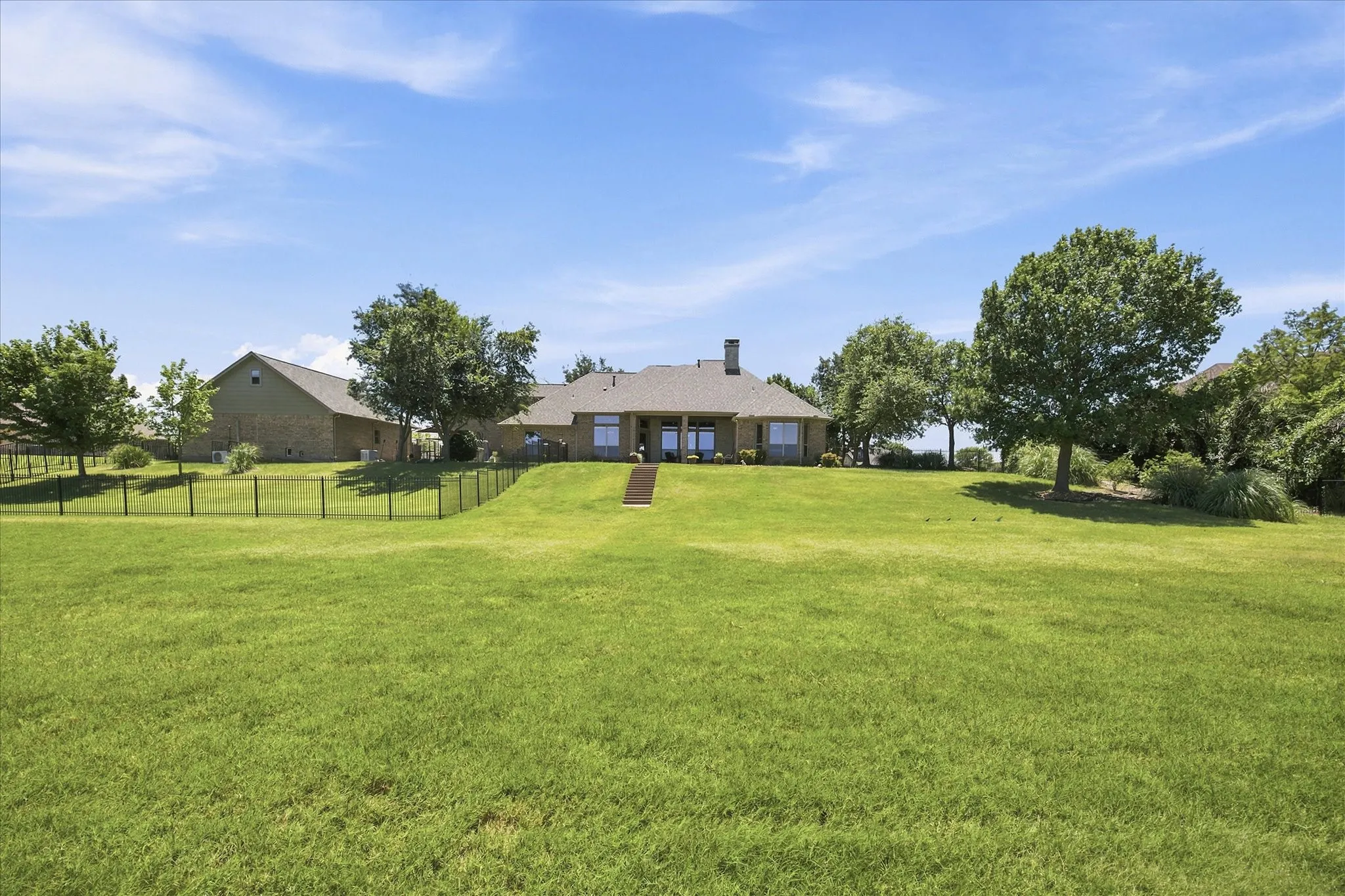 Single Family Residence For Sale in Rockwall County , 12 Granite Ridge Drive, Mclendon Chisholm, Texas 75032, 4 Bedroom, 5 Bathroom, 6 Garage spaces, 4,110 Sqft, built in 2007, mls#21343299, Real Estate Agent in Mclendon Chisholm, Homes For Sale in Rockwall county, Homes For Sale in Mclendon Chisholm, Realtor in Mclendon Chisholm Texas, Real Estate Brokerage Independent Realty Texas, Luminita Cordes Realtor