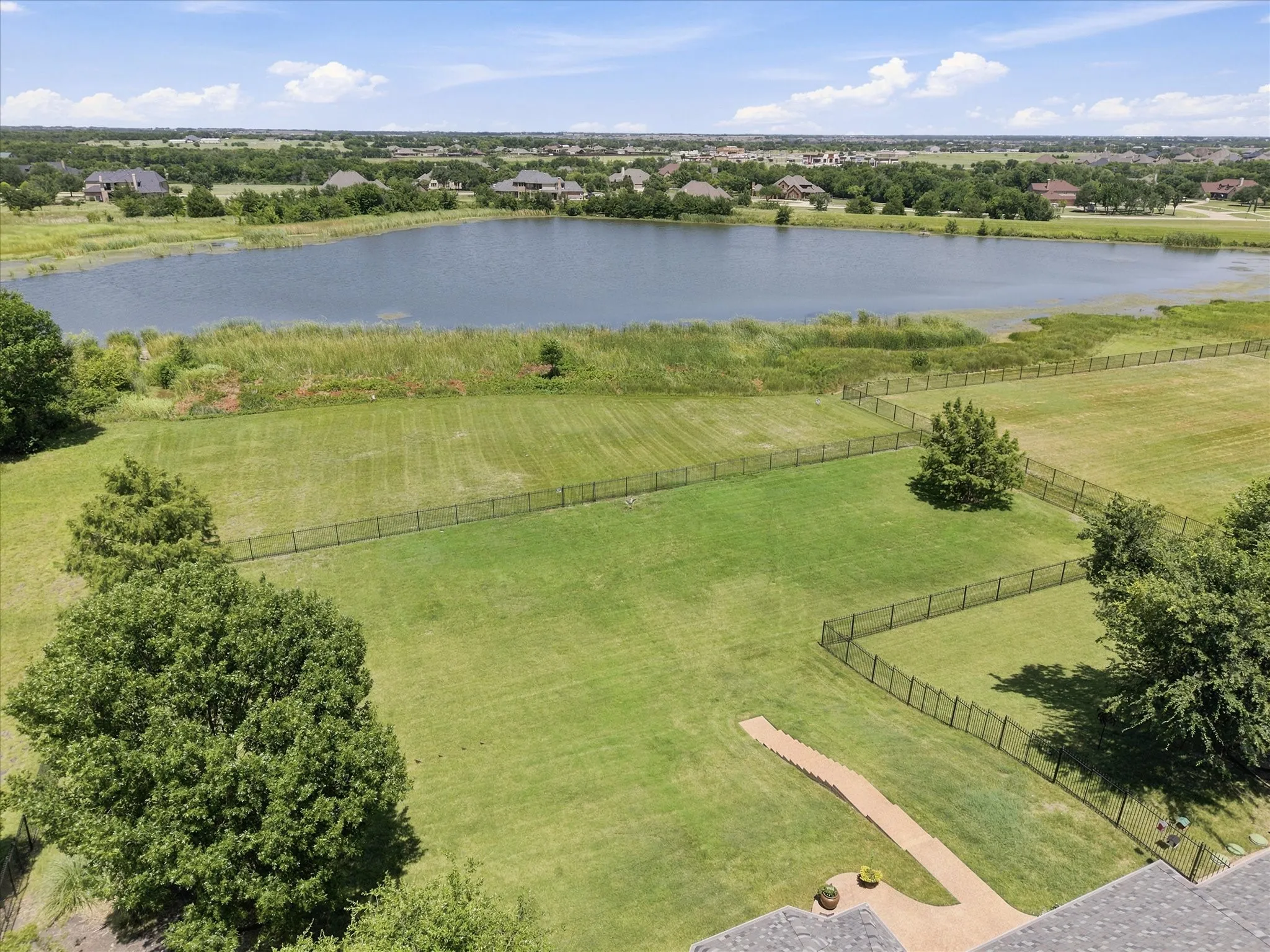 Single Family Residence For Sale in Rockwall County , 12 Granite Ridge Drive, Mclendon Chisholm, Texas 75032, 4 Bedroom, 5 Bathroom, 6 Garage spaces, 4,110 Sqft, built in 2007, mls#21343299, Real Estate Agent in Mclendon Chisholm, Homes For Sale in Rockwall county, Homes For Sale in Mclendon Chisholm, Realtor in Mclendon Chisholm Texas, Real Estate Brokerage Independent Realty Texas, Luminita Cordes Realtor