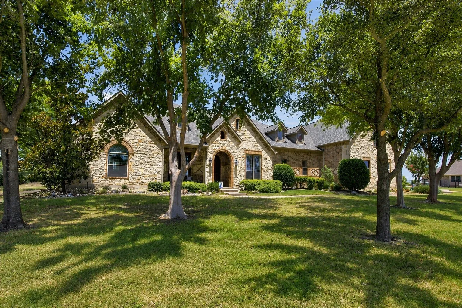 Single Family Residence For Sale in Rockwall County , 12 Granite Ridge Drive, Mclendon Chisholm, Texas 75032, 4 Bedroom, 5 Bathroom, 6 Garage spaces, 4,110 Sqft, built in 2007, mls#21343299, Real Estate Agent in Mclendon Chisholm, Homes For Sale in Rockwall county, Homes For Sale in Mclendon Chisholm, Realtor in Mclendon Chisholm Texas, Real Estate Brokerage Independent Realty Texas, Luminita Cordes Realtor