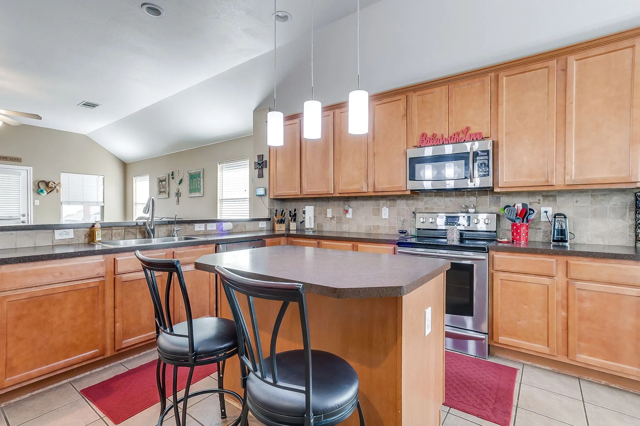 Single Family Residence For Sale in Tarrant County , 1337 Constance Drive, Fort Worth, Texas 76131, 4 Bedroom, 2 Bathroom, 2 Garage spaces, 1,856 Sqft, built in 2005, mls#21342735, Real Estate Agent in Fort Worth, Homes For Sale in Tarrant county, Homes For Sale in Fort Worth, Realtor in Fort Worth Texas, Real Estate Brokerage Independent Realty Texas, Luminita Cordes Realtor