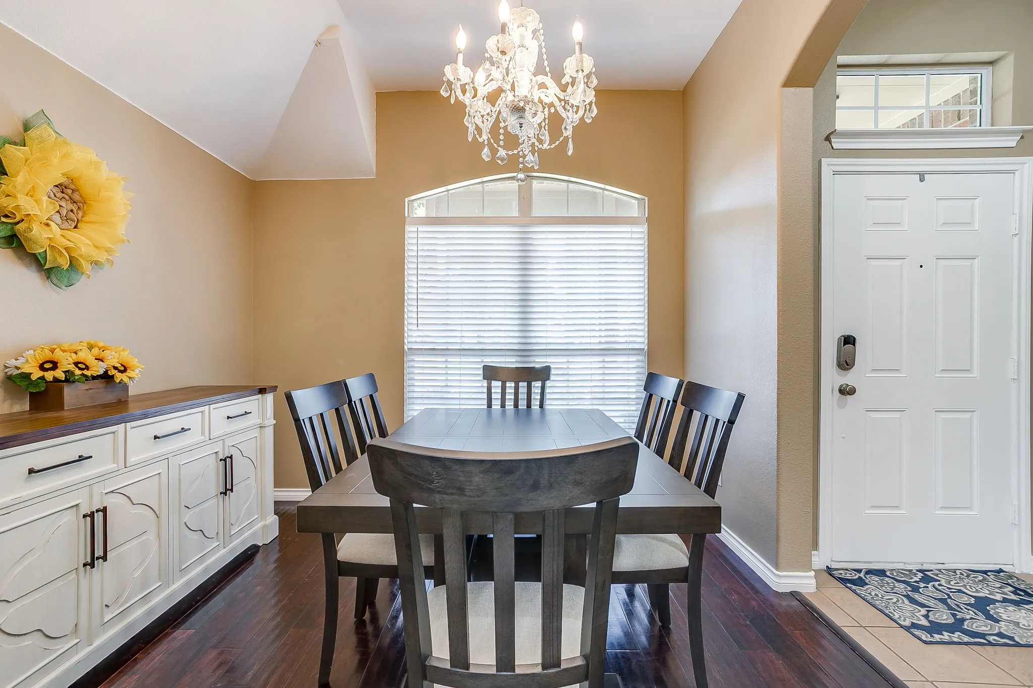 Single Family Residence For Sale in Tarrant County , 1337 Constance Drive, Fort Worth, Texas 76131, 4 Bedroom, 2 Bathroom, 2 Garage spaces, 1,856 Sqft, built in 2005, mls#21342735, Real Estate Agent in Fort Worth, Homes For Sale in Tarrant county, Homes For Sale in Fort Worth, Realtor in Fort Worth Texas, Real Estate Brokerage Independent Realty Texas, Luminita Cordes Realtor