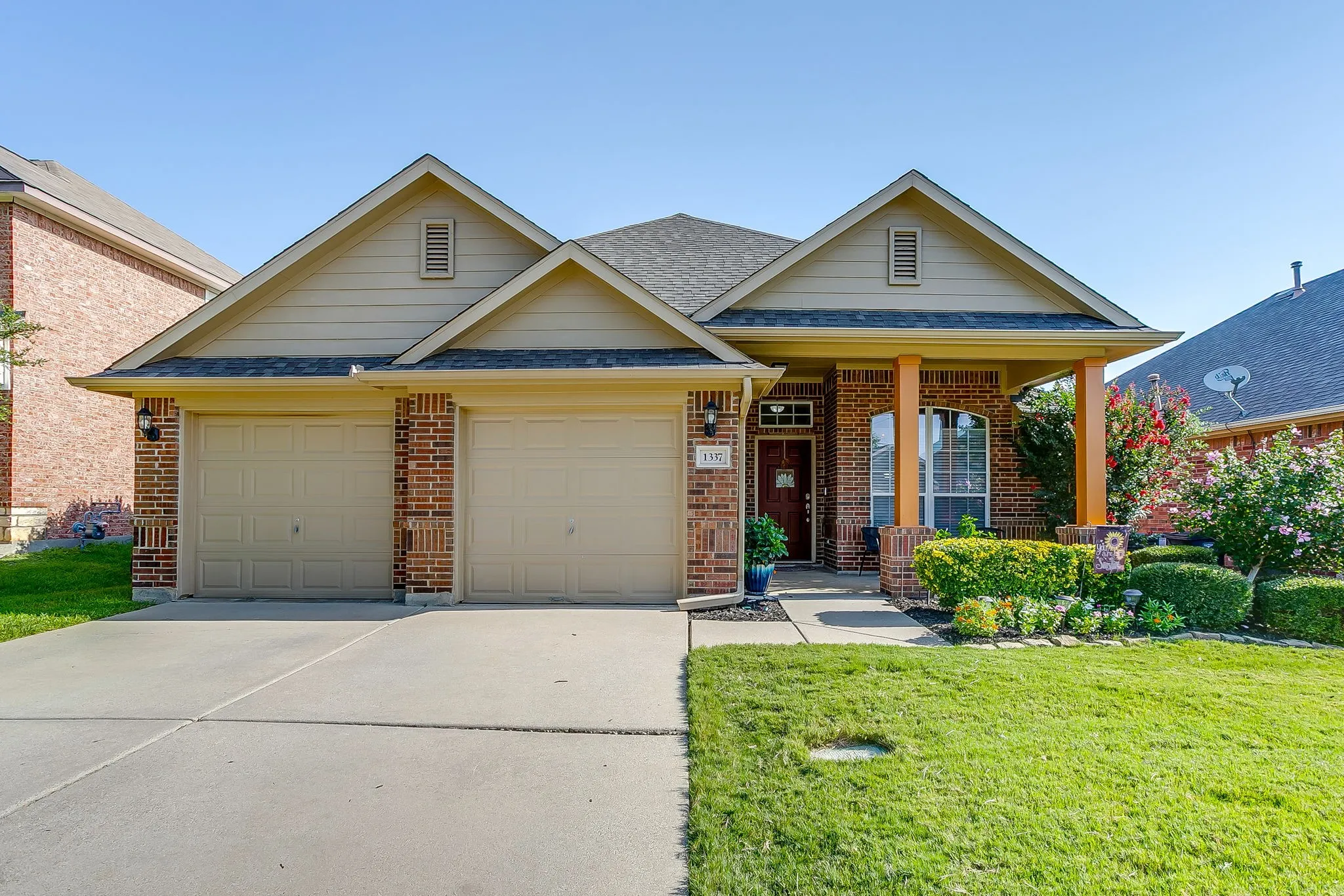 Single Family Residence For Sale in Tarrant County , 1337 Constance Drive, Fort Worth, Texas 76131, 4 Bedroom, 2 Bathroom, 2 Garage spaces, 1,856 Sqft, built in 2005, mls#21342735, Real Estate Agent in Fort Worth, Homes For Sale in Tarrant county, Homes For Sale in Fort Worth, Realtor in Fort Worth Texas, Real Estate Brokerage Independent Realty Texas, Luminita Cordes Realtor