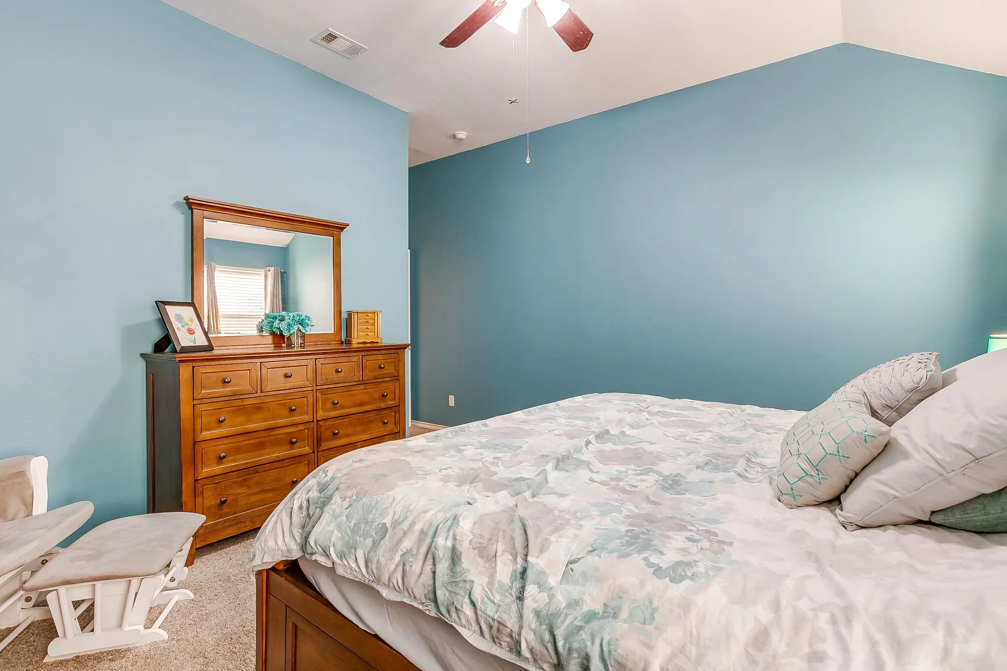 Single Family Residence For Sale in Tarrant County , 1337 Constance Drive, Fort Worth, Texas 76131, 4 Bedroom, 2 Bathroom, 2 Garage spaces, 1,856 Sqft, built in 2005, mls#21342735, Real Estate Agent in Fort Worth, Homes For Sale in Tarrant county, Homes For Sale in Fort Worth, Realtor in Fort Worth Texas, Real Estate Brokerage Independent Realty Texas, Luminita Cordes Realtor