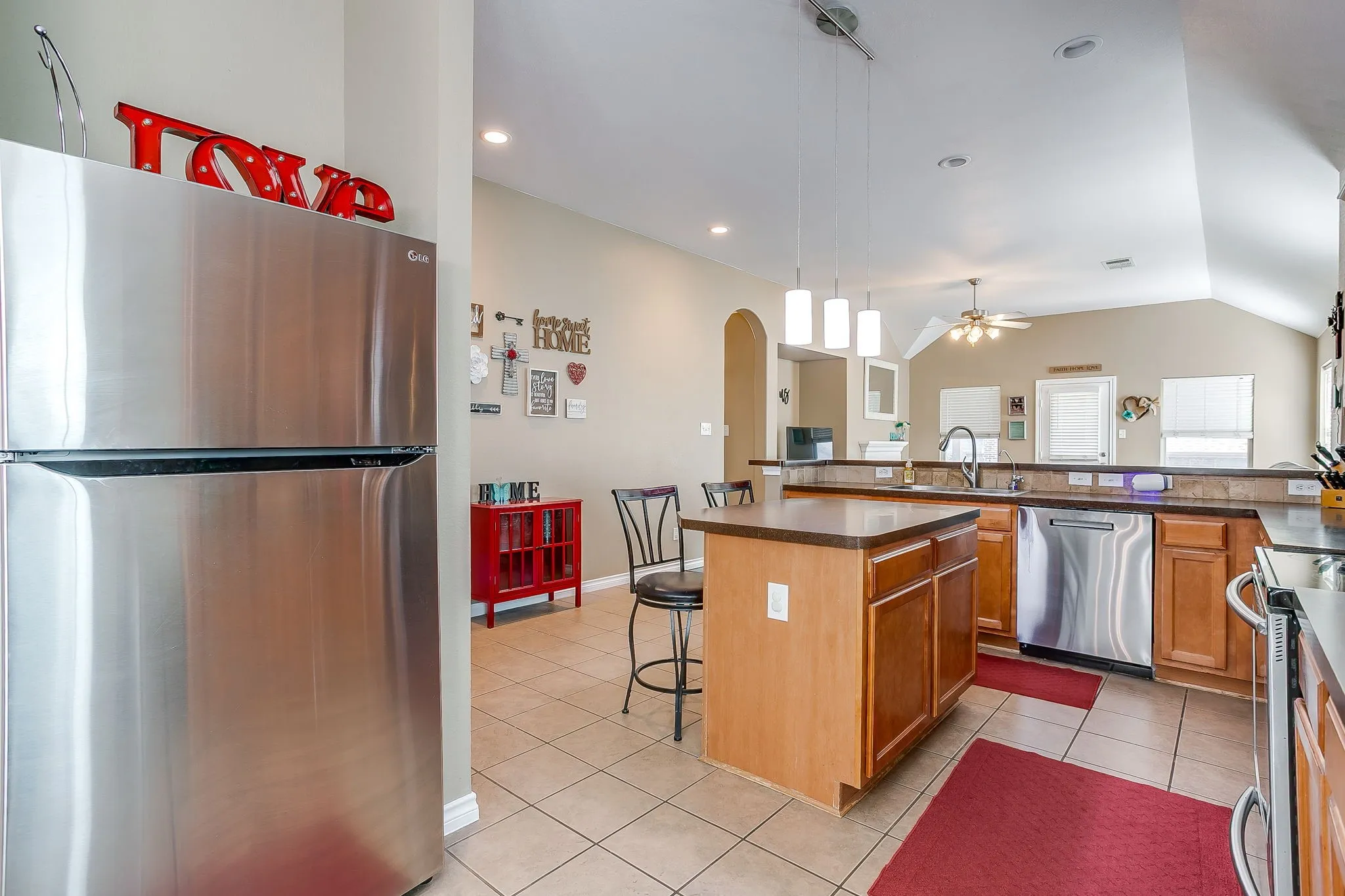 Single Family Residence For Sale in Tarrant County , 1337 Constance Drive, Fort Worth, Texas 76131, 4 Bedroom, 2 Bathroom, 2 Garage spaces, 1,856 Sqft, built in 2005, mls#21342735, Real Estate Agent in Fort Worth, Homes For Sale in Tarrant county, Homes For Sale in Fort Worth, Realtor in Fort Worth Texas, Real Estate Brokerage Independent Realty Texas, Luminita Cordes Realtor