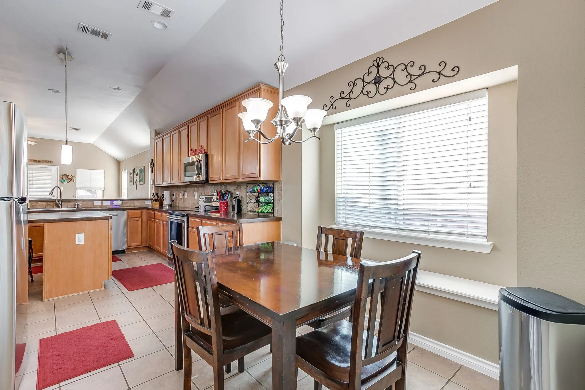 Single Family Residence For Sale in Tarrant County , 1337 Constance Drive, Fort Worth, Texas 76131, 4 Bedroom, 2 Bathroom, 2 Garage spaces, 1,856 Sqft, built in 2005, mls#21342735, Real Estate Agent in Fort Worth, Homes For Sale in Tarrant county, Homes For Sale in Fort Worth, Realtor in Fort Worth Texas, Real Estate Brokerage Independent Realty Texas, Luminita Cordes Realtor