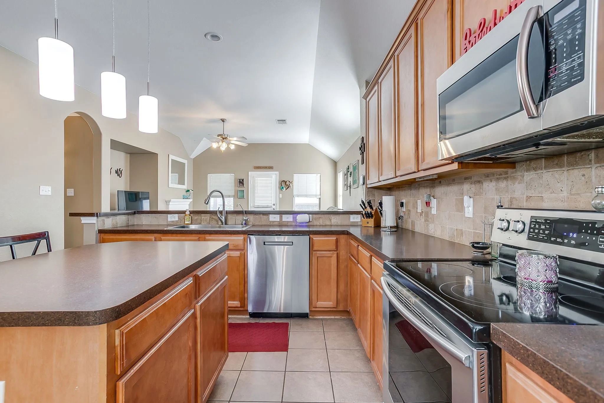 Single Family Residence For Sale in Tarrant County , 1337 Constance Drive, Fort Worth, Texas 76131, 4 Bedroom, 2 Bathroom, 2 Garage spaces, 1,856 Sqft, built in 2005, mls#21342735, Real Estate Agent in Fort Worth, Homes For Sale in Tarrant county, Homes For Sale in Fort Worth, Realtor in Fort Worth Texas, Real Estate Brokerage Independent Realty Texas, Luminita Cordes Realtor