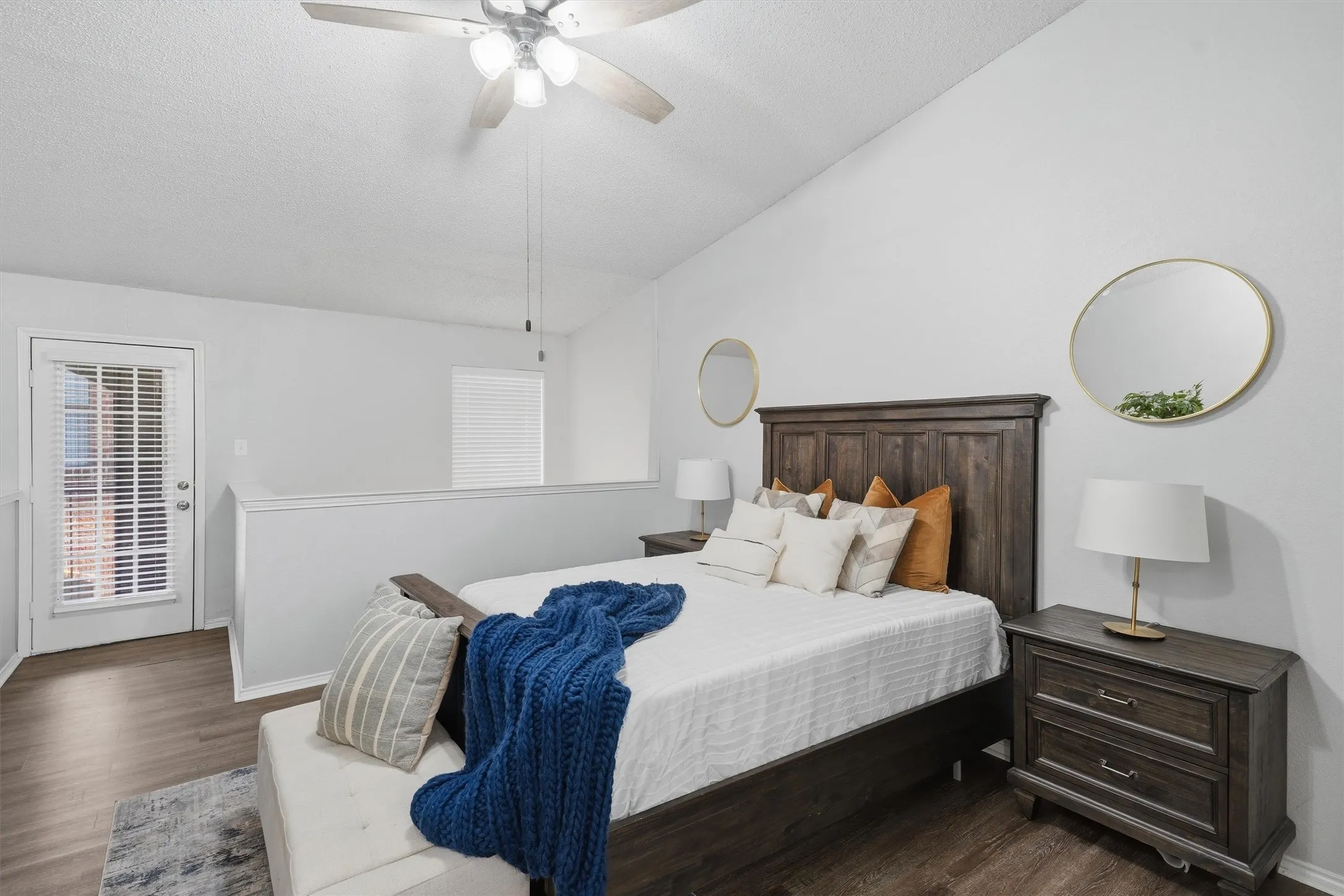 Condominium For Sale in Tarrant County , 3201 Donnelly Circle 309, Fort Worth, Texas 76107, 1 Bedroom, 2 Bathroom, Garage spaces, 936 Sqft, built in 1985, mls#21344040, Real Estate Agent in Fort Worth, Homes For Sale in Tarrant county, Homes For Sale in Fort Worth, Realtor in Fort Worth Texas, Real Estate Brokerage Independent Realty Texas, Luminita Cordes Realtor