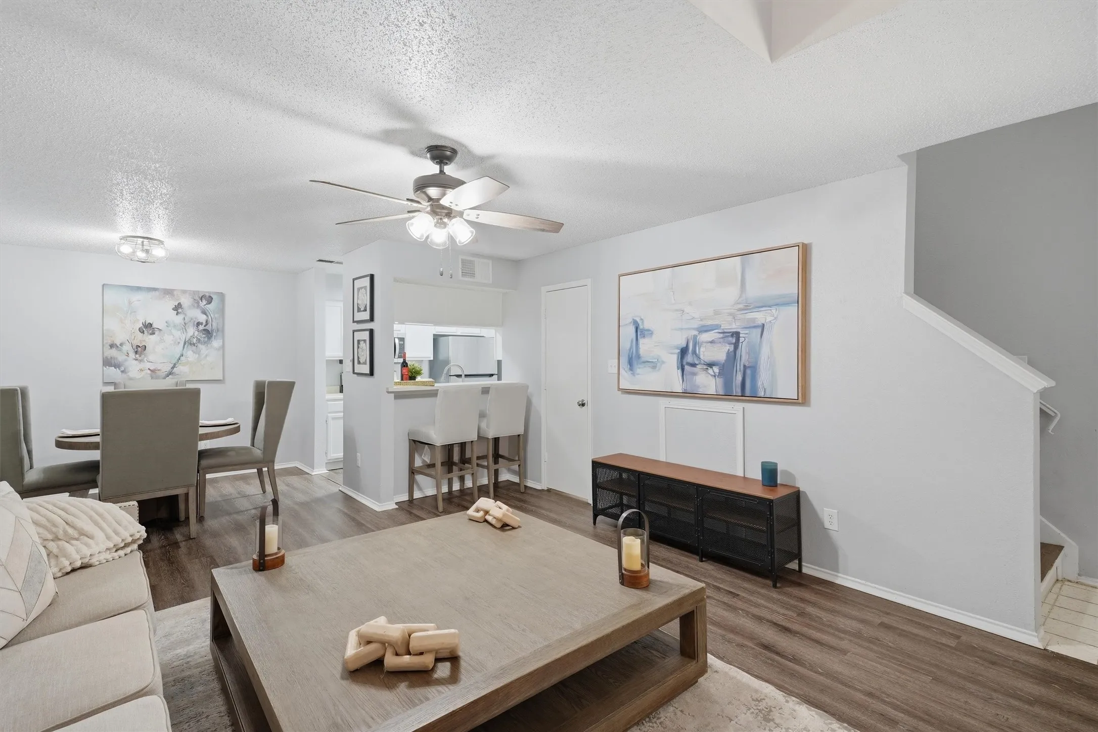 Condominium For Sale in Tarrant County , 3201 Donnelly Circle 309, Fort Worth, Texas 76107, 1 Bedroom, 2 Bathroom, Garage spaces, 936 Sqft, built in 1985, mls#21344040, Real Estate Agent in Fort Worth, Homes For Sale in Tarrant county, Homes For Sale in Fort Worth, Realtor in Fort Worth Texas, Real Estate Brokerage Independent Realty Texas, Luminita Cordes Realtor