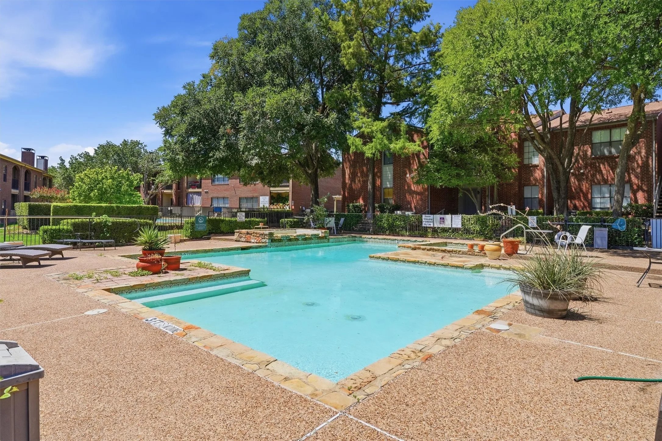 Condominium For Sale in Tarrant County , 3201 Donnelly Circle 309, Fort Worth, Texas 76107, 1 Bedroom, 2 Bathroom, Garage spaces, 936 Sqft, built in 1985, mls#21344040, Real Estate Agent in Fort Worth, Homes For Sale in Tarrant county, Homes For Sale in Fort Worth, Realtor in Fort Worth Texas, Real Estate Brokerage Independent Realty Texas, Luminita Cordes Realtor