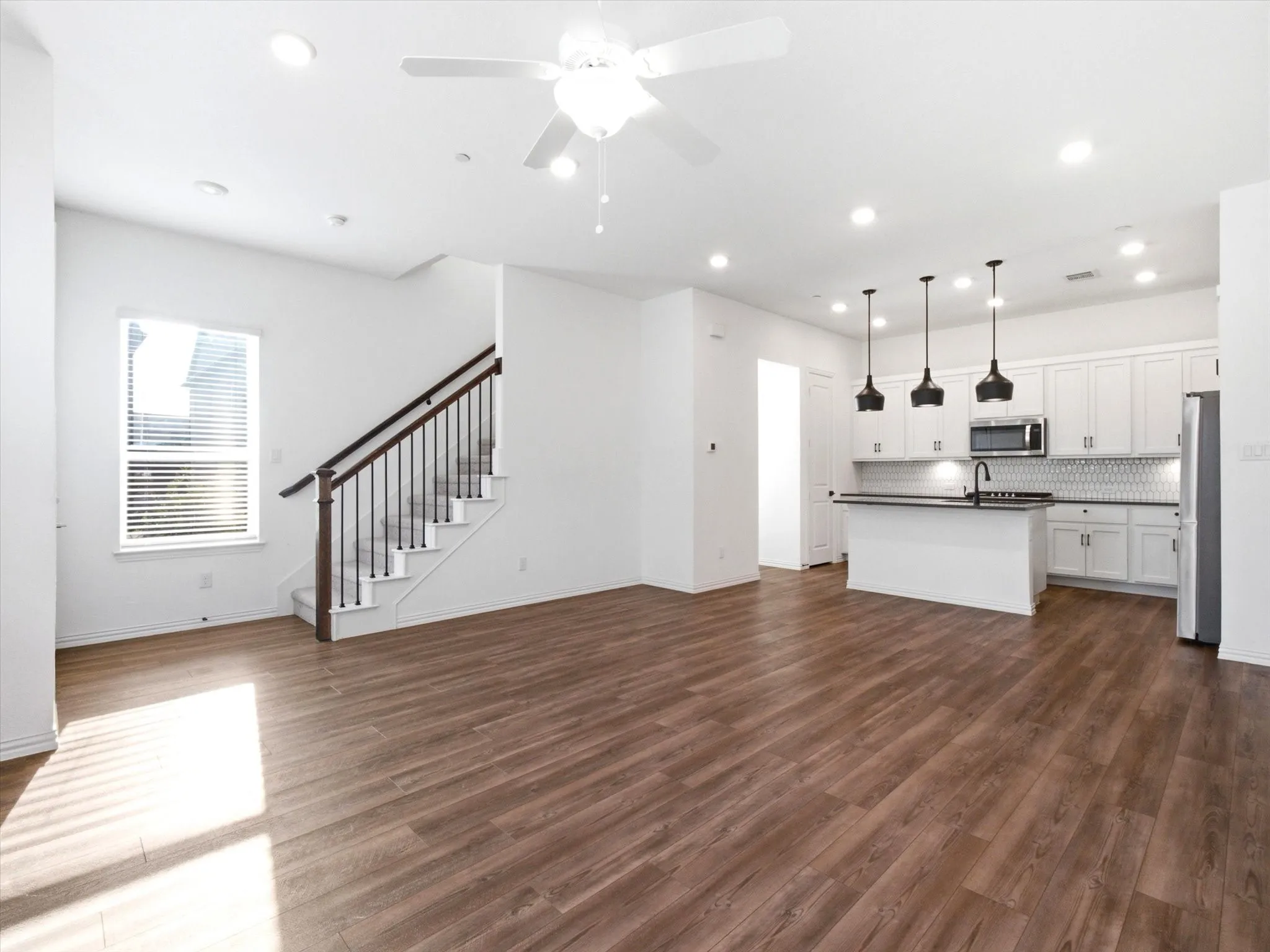 Townhouse For Sale in Collin County , 1070 Keene Ridge Drive, Allen, Texas 75013, 3 Bedroom, 3 Bathroom, 2 Garage spaces, 1,691 Sqft, built in 2023, Price $390,000, mls#21343389, Real Estate Agent in Allen, Homes For Sale in Collin county, Homes For Sale in Allen, Realtor in Allen Texas, Real Estate Brokerage Independent Realty Texas, Luminita Cordes Realtor