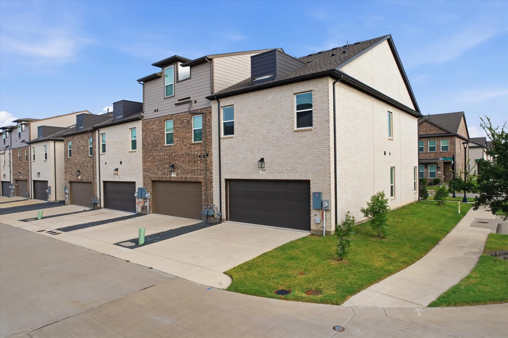 Townhouse For Sale in Collin County , 1070 Keene Ridge Drive, Allen, Texas 75013, 3 Bedroom, 3 Bathroom, 2 Garage spaces, 1,691 Sqft, built in 2023, Price $390,000, mls#21343389, Real Estate Agent in Allen, Homes For Sale in Collin county, Homes For Sale in Allen, Realtor in Allen Texas, Real Estate Brokerage Independent Realty Texas, Luminita Cordes Realtor