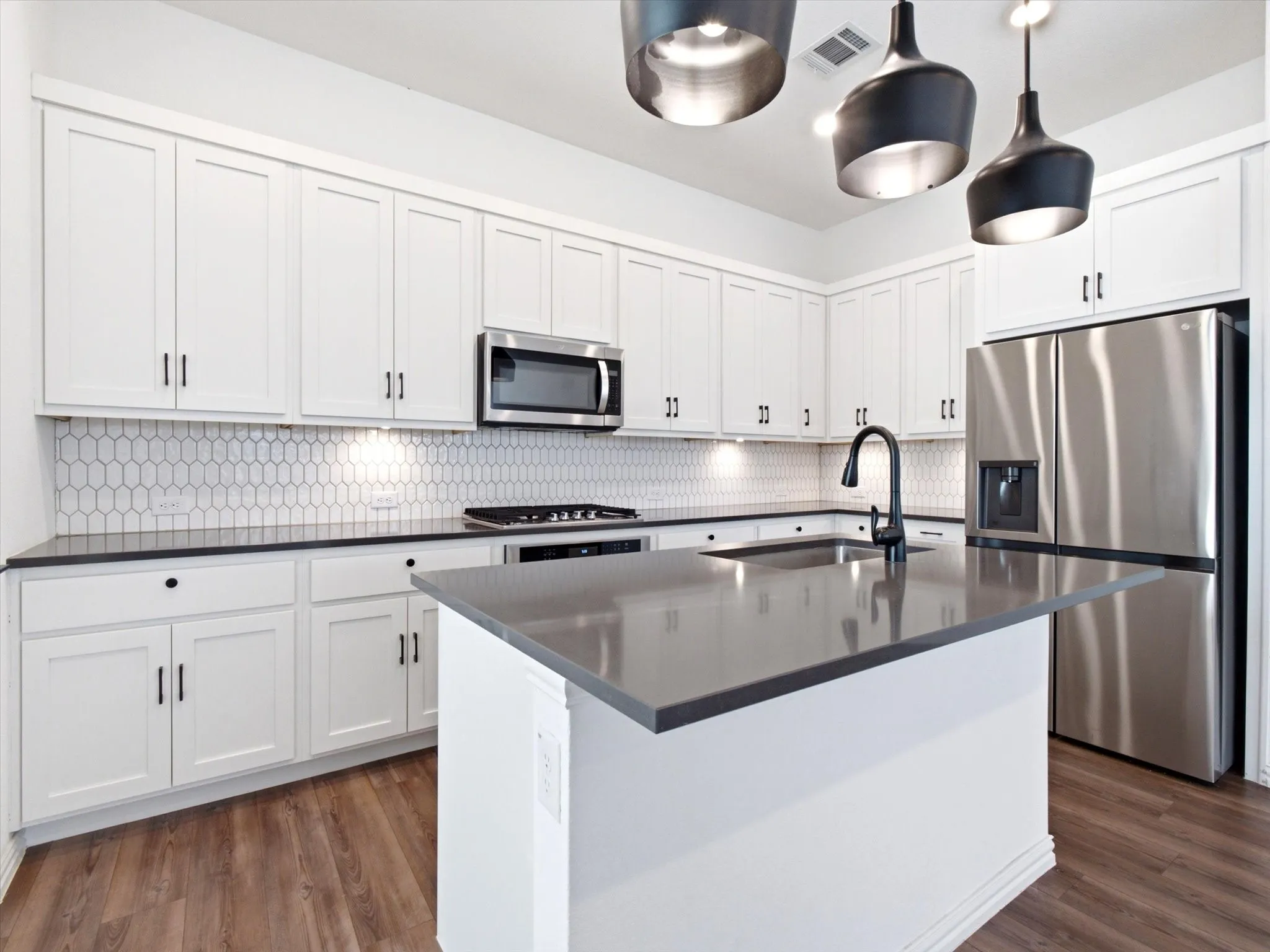 Townhouse For Sale in Collin County , 1070 Keene Ridge Drive, Allen, Texas 75013, 3 Bedroom, 3 Bathroom, 2 Garage spaces, 1,691 Sqft, built in 2023, Price $390,000, mls#21343389, Real Estate Agent in Allen, Homes For Sale in Collin county, Homes For Sale in Allen, Realtor in Allen Texas, Real Estate Brokerage Independent Realty Texas, Luminita Cordes Realtor