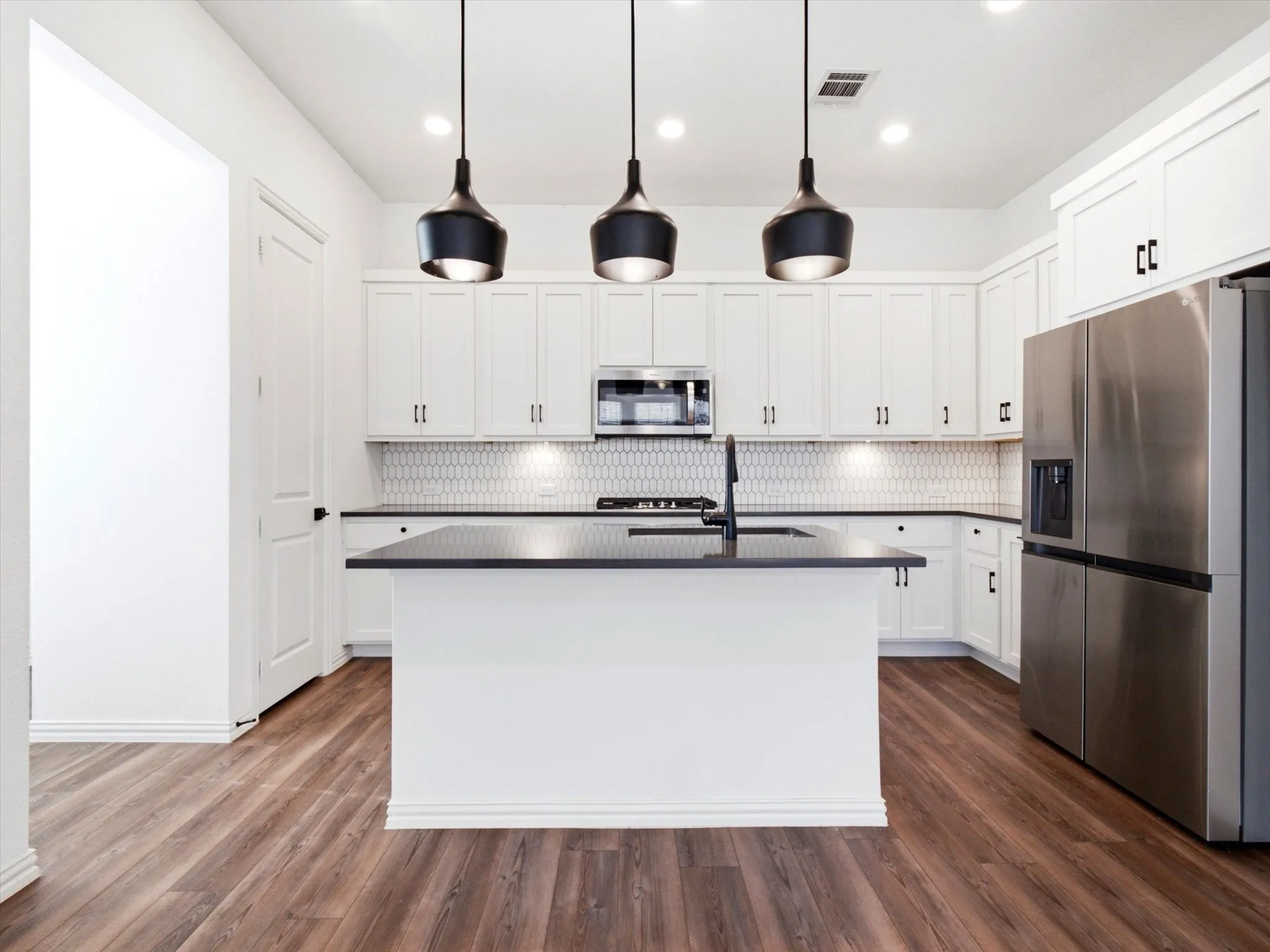 Townhouse For Sale in Collin County , 1070 Keene Ridge Drive, Allen, Texas 75013, 3 Bedroom, 3 Bathroom, 2 Garage spaces, 1,691 Sqft, built in 2023, Price $390,000, mls#21343389, Real Estate Agent in Allen, Homes For Sale in Collin county, Homes For Sale in Allen, Realtor in Allen Texas, Real Estate Brokerage Independent Realty Texas, Luminita Cordes Realtor