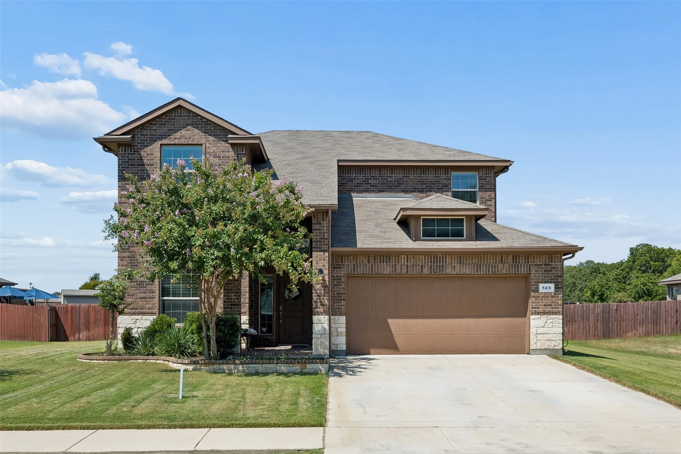 Single Family Residence For Sale in Tarrant County , 523 Harbor Drive, Azle, Texas 76020, 4 Bedroom, 3 Bathroom, 2 Garage spaces, 2,507 Sqft, built in 2020, mls#21342551, Real Estate Agent in Azle, Homes For Sale in Tarrant county, Homes For Sale in Azle, Realtor in Azle Texas, Real Estate Brokerage Independent Realty Texas, Luminita Cordes Realtor