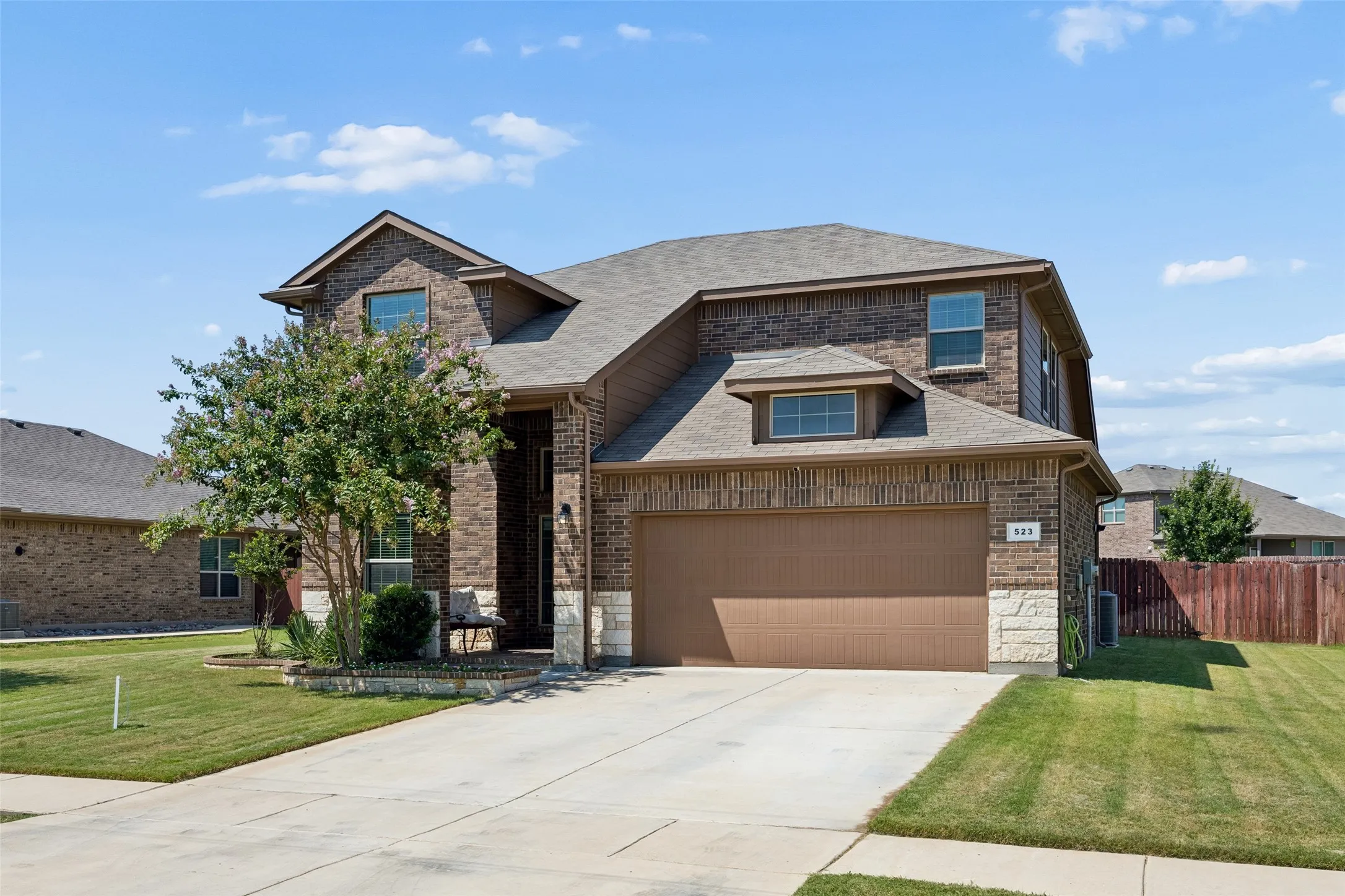Single Family Residence For Sale in Tarrant County , 523 Harbor Drive, Azle, Texas 76020, 4 Bedroom, 3 Bathroom, 2 Garage spaces, 2,507 Sqft, built in 2020, mls#21342551, Real Estate Agent in Azle, Homes For Sale in Tarrant county, Homes For Sale in Azle, Realtor in Azle Texas, Real Estate Brokerage Independent Realty Texas, Luminita Cordes Realtor